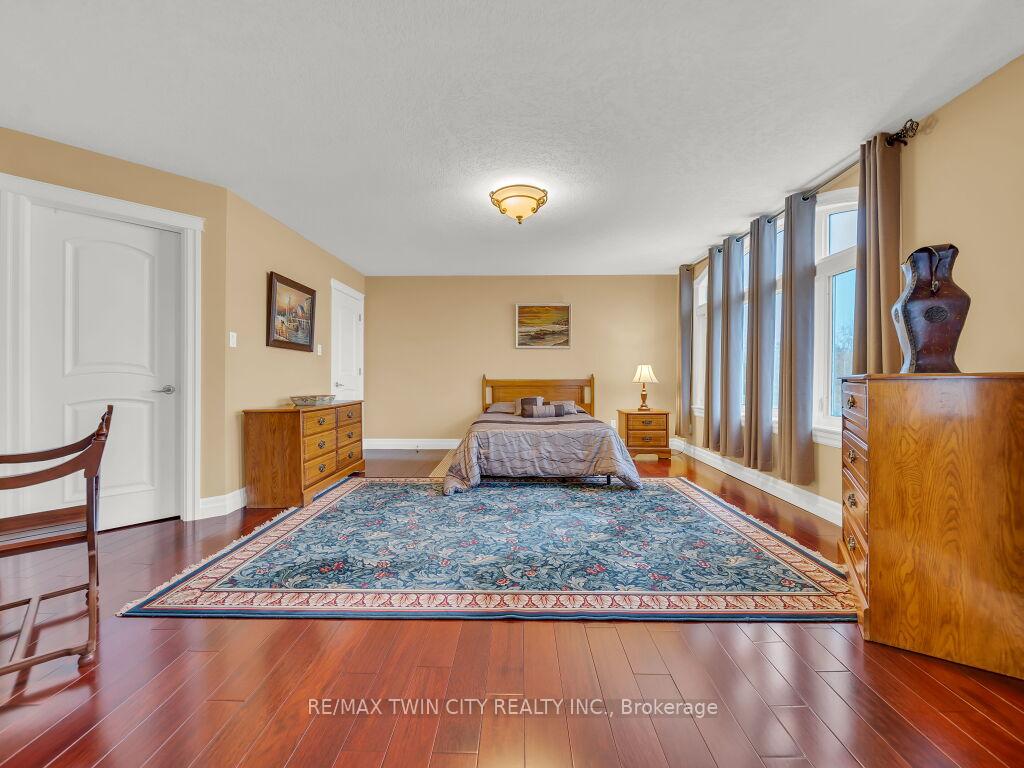 Photo 29 of 26 Paddock Court, Kitchener — HOMEH