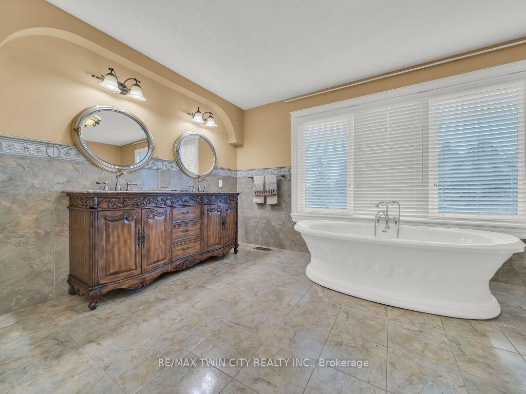 Photo 32 of 26 Paddock Court, Kitchener — HOMEH