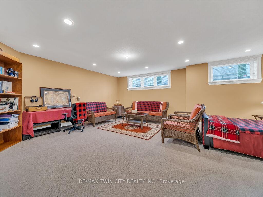 Photo 37 of 26 Paddock Court, Kitchener — HOMEH