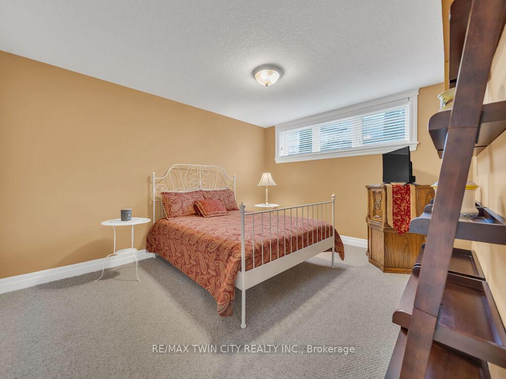 Photo 38 of 26 Paddock Court, Kitchener — HOMEH