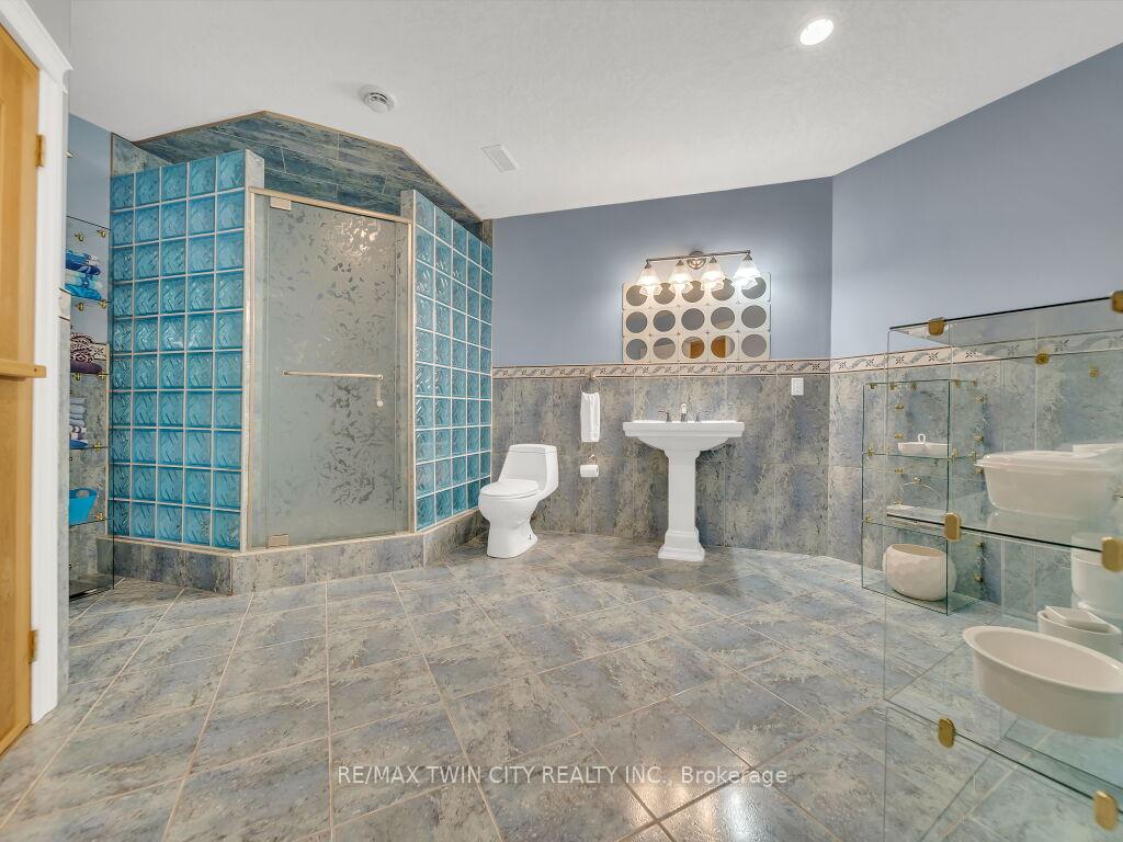 Photo 40 of 26 Paddock Court, Kitchener — HOMEH