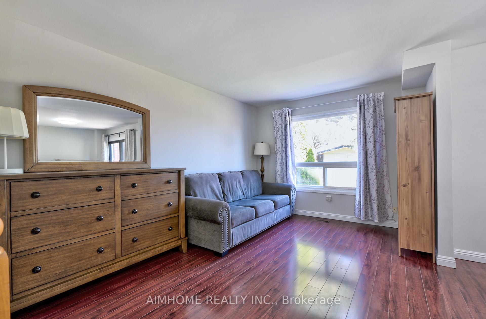 Photo 5 of 97 Miley Drive, Markham, Markville — HOMEH