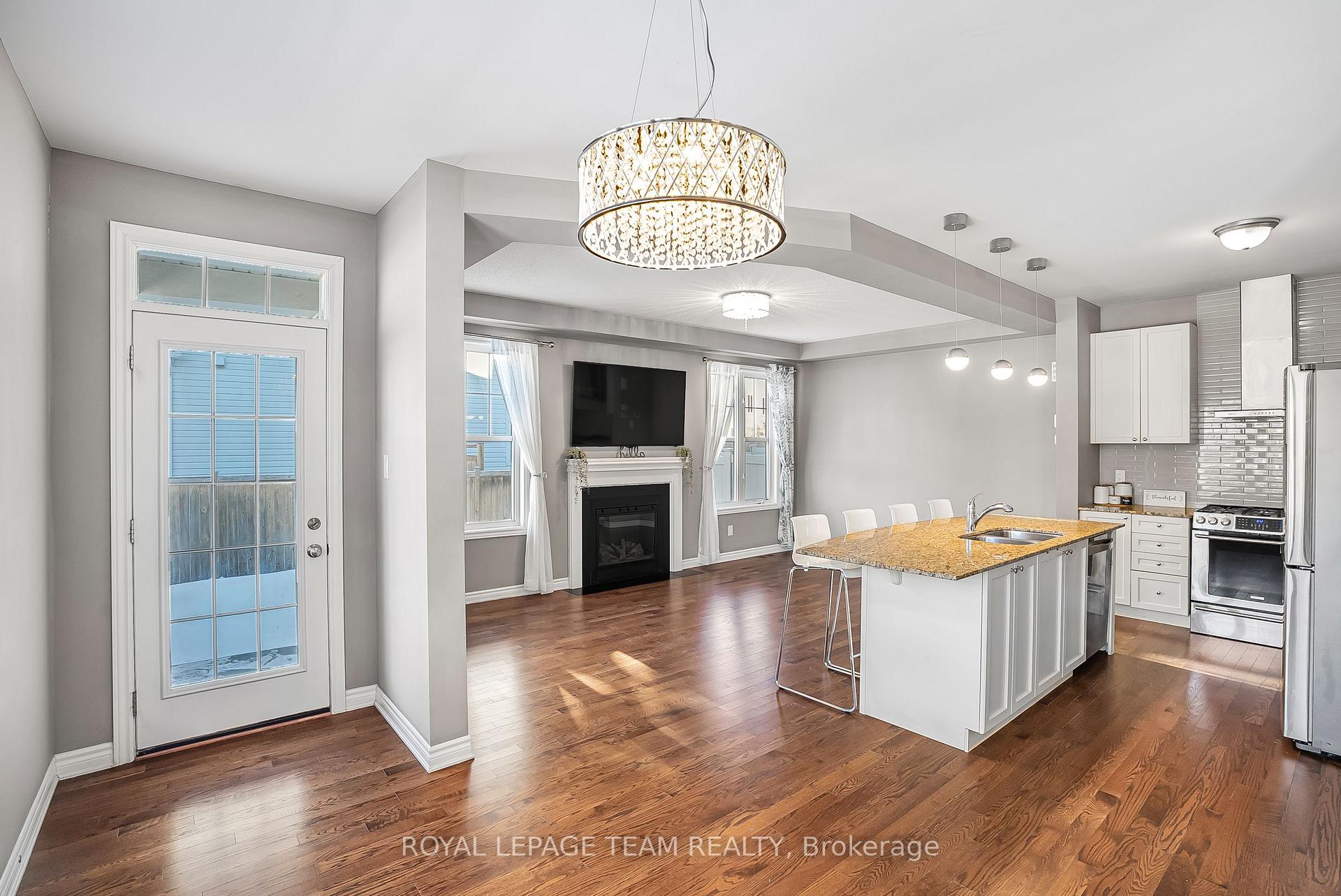 Photo 3 of 355 Meadowbreeze Drive, Ottawa, Kanata - Emerald Meadows/Trailwest — HOMEH