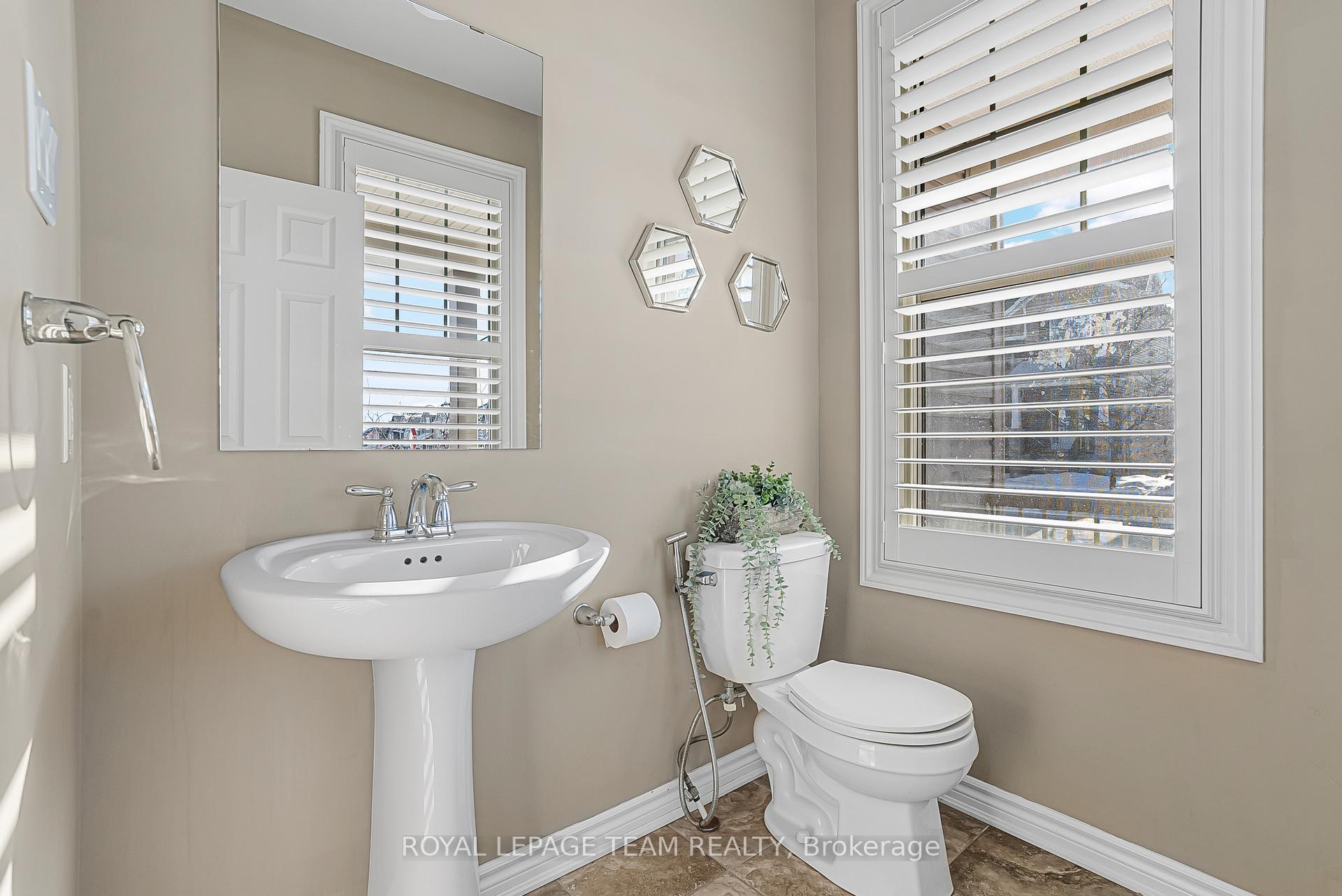 Photo 4 of 355 Meadowbreeze Drive, Ottawa, Kanata - Emerald Meadows/Trailwest — HOMEH