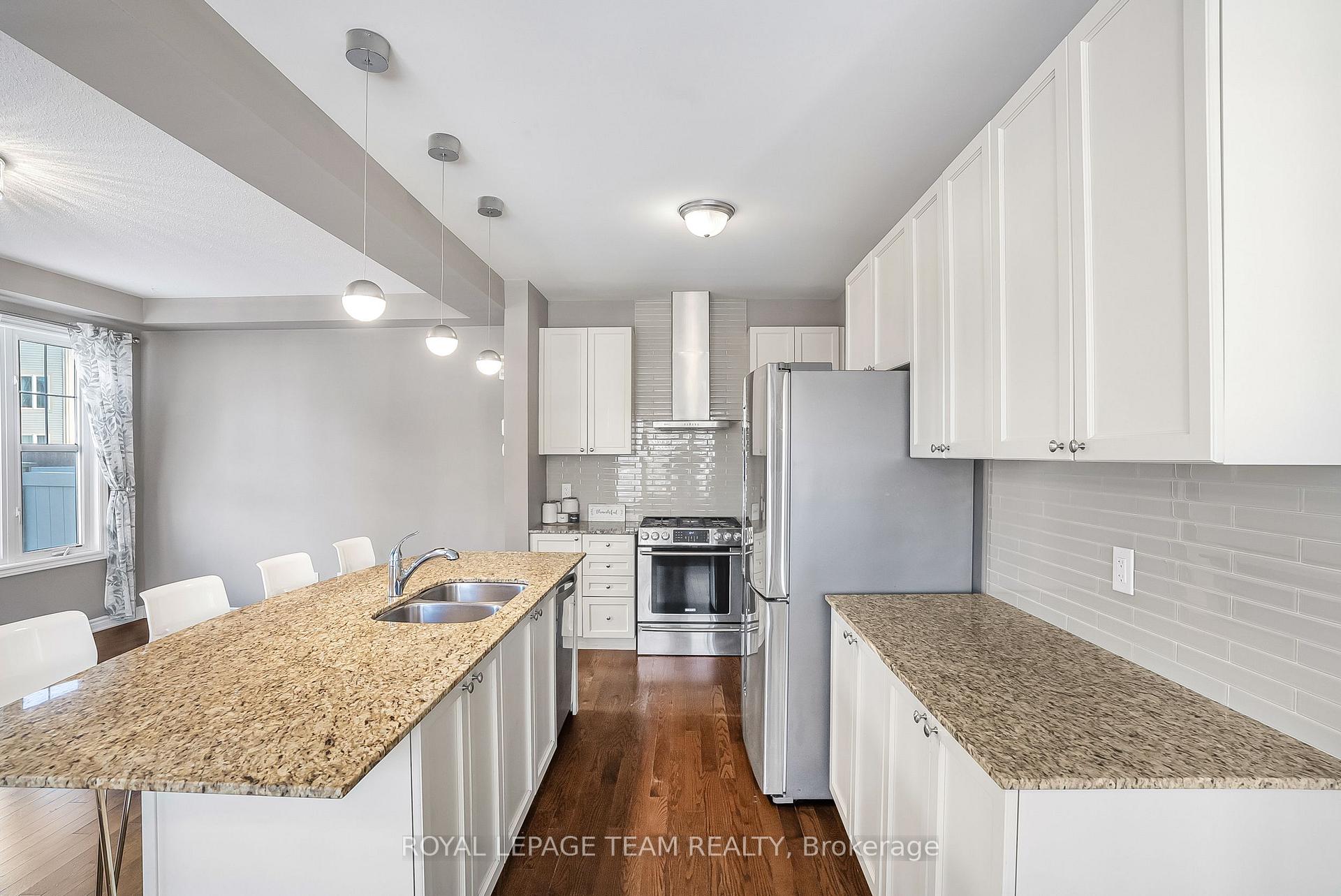 Photo 7 of 355 Meadowbreeze Drive, Ottawa, Kanata - Emerald Meadows/Trailwest — HOMEH