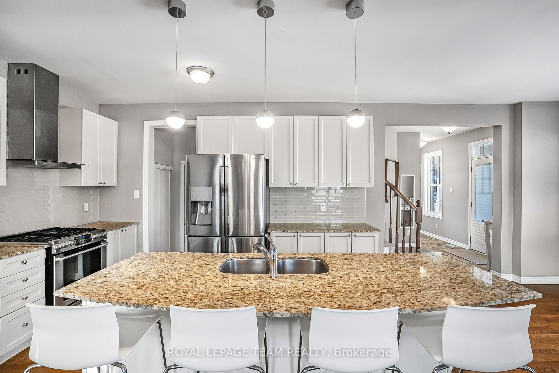 Photo 8 of 355 Meadowbreeze Drive, Ottawa, Kanata - Emerald Meadows/Trailwest — HOMEH