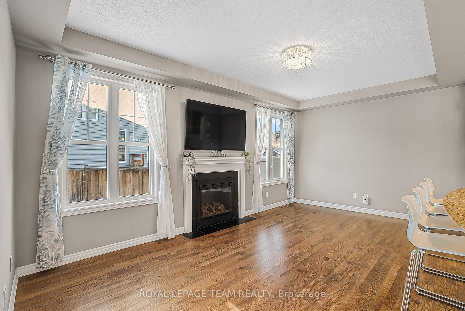 Photo 11 of 355 Meadowbreeze Drive, Ottawa, Kanata - Emerald Meadows/Trailwest — HOMEH