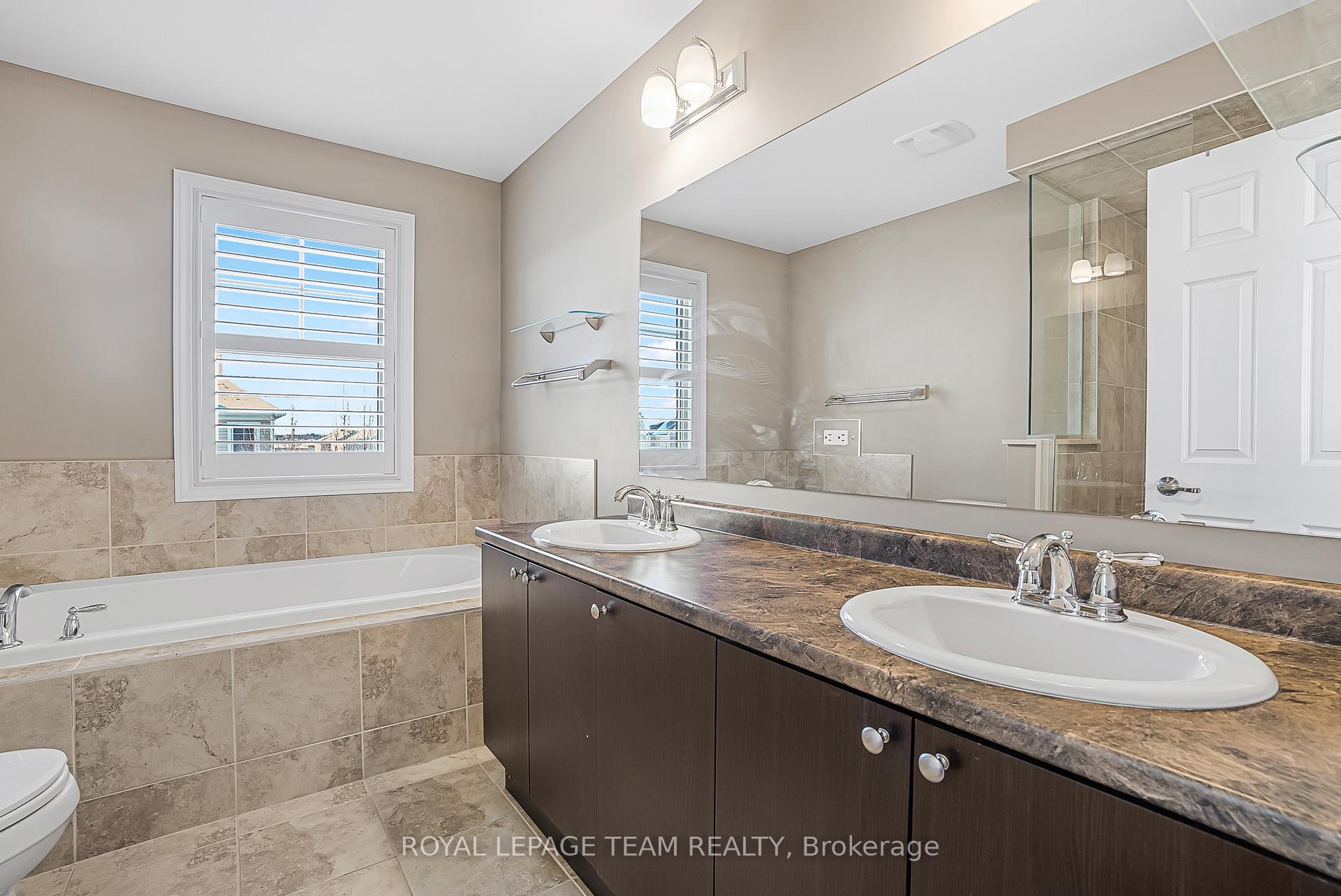 Photo 19 of 355 Meadowbreeze Drive, Ottawa, Kanata - Emerald Meadows/Trailwest — HOMEH