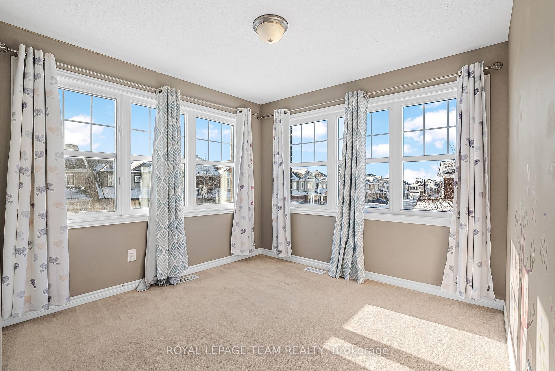 Photo 22 of 355 Meadowbreeze Drive, Ottawa, Kanata - Emerald Meadows/Trailwest — HOMEH