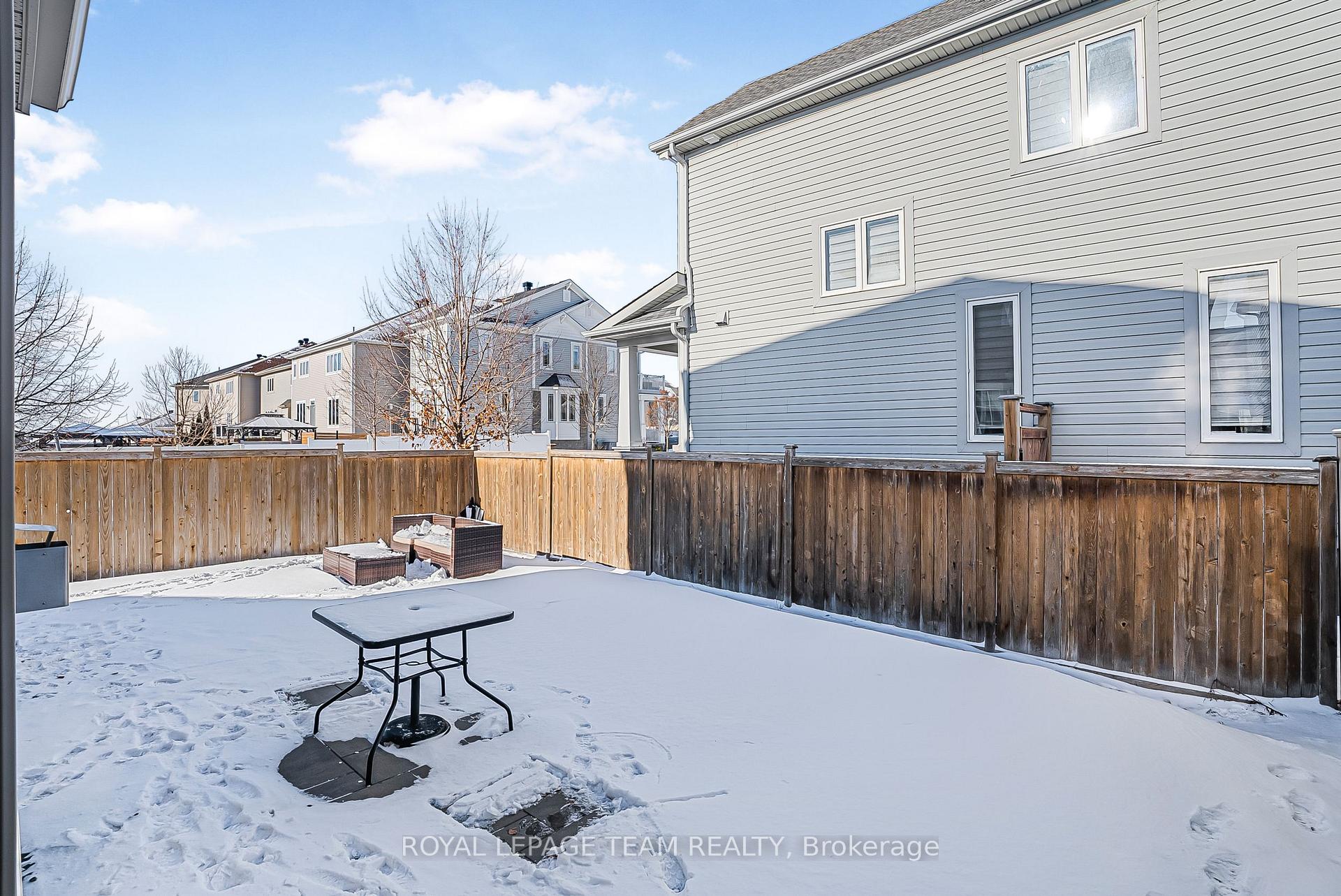 Photo 32 of 355 Meadowbreeze Drive, Ottawa, Kanata - Emerald Meadows/Trailwest — HOMEH
