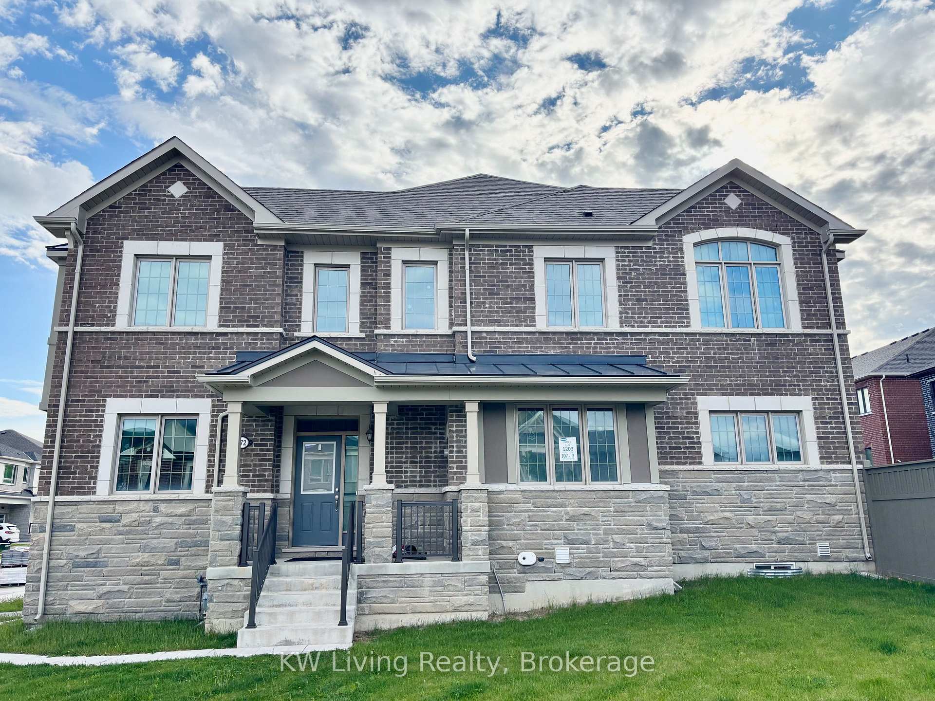 Photo 1 of 272 Beaverbrae Drive, Markham, Victoria Square — HOMEH