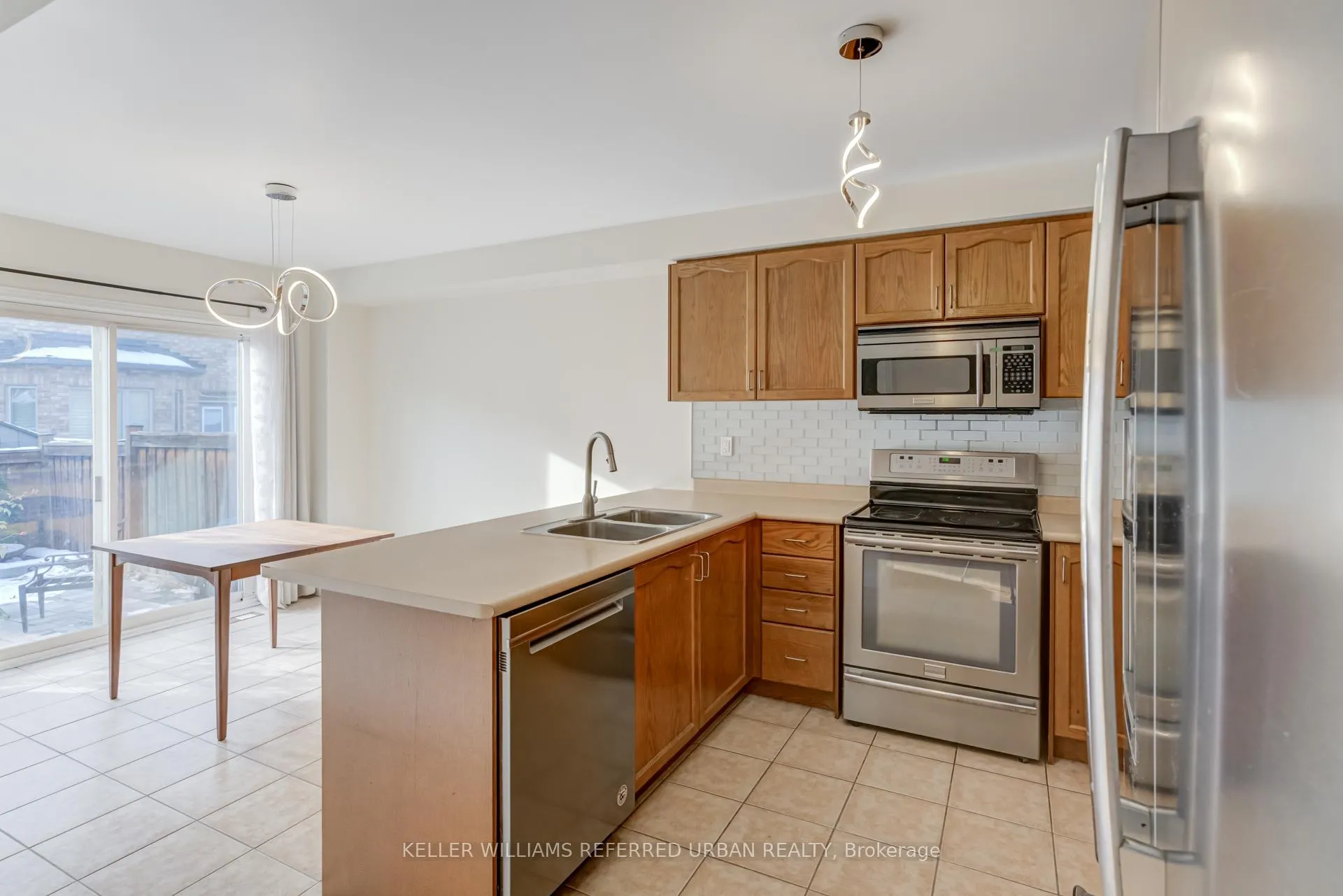 Photo 12 of 282 Giddings Crescent, Milton, Scott — HOMEH