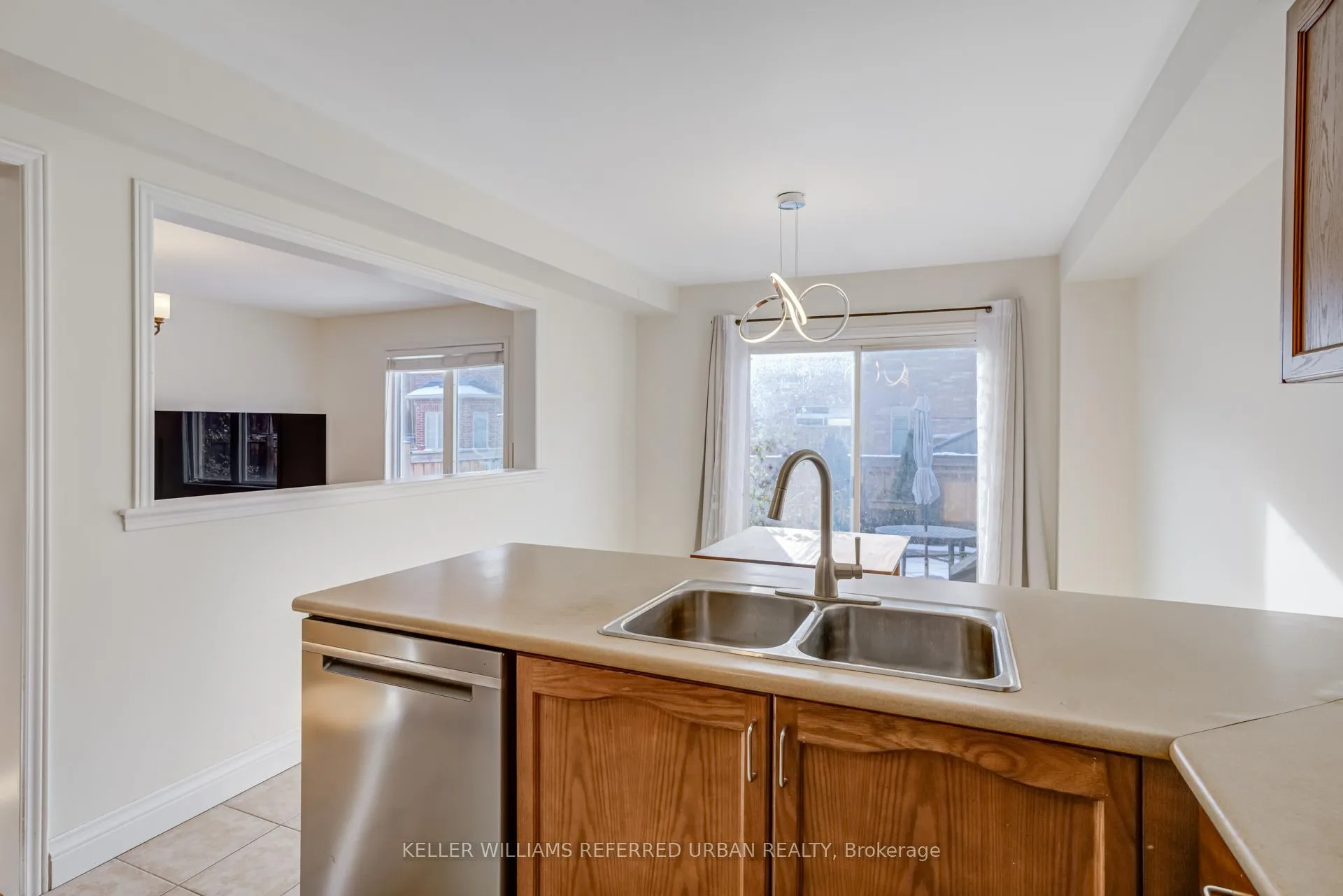 Photo 16 of 282 Giddings Crescent, Milton, Scott — HOMEH