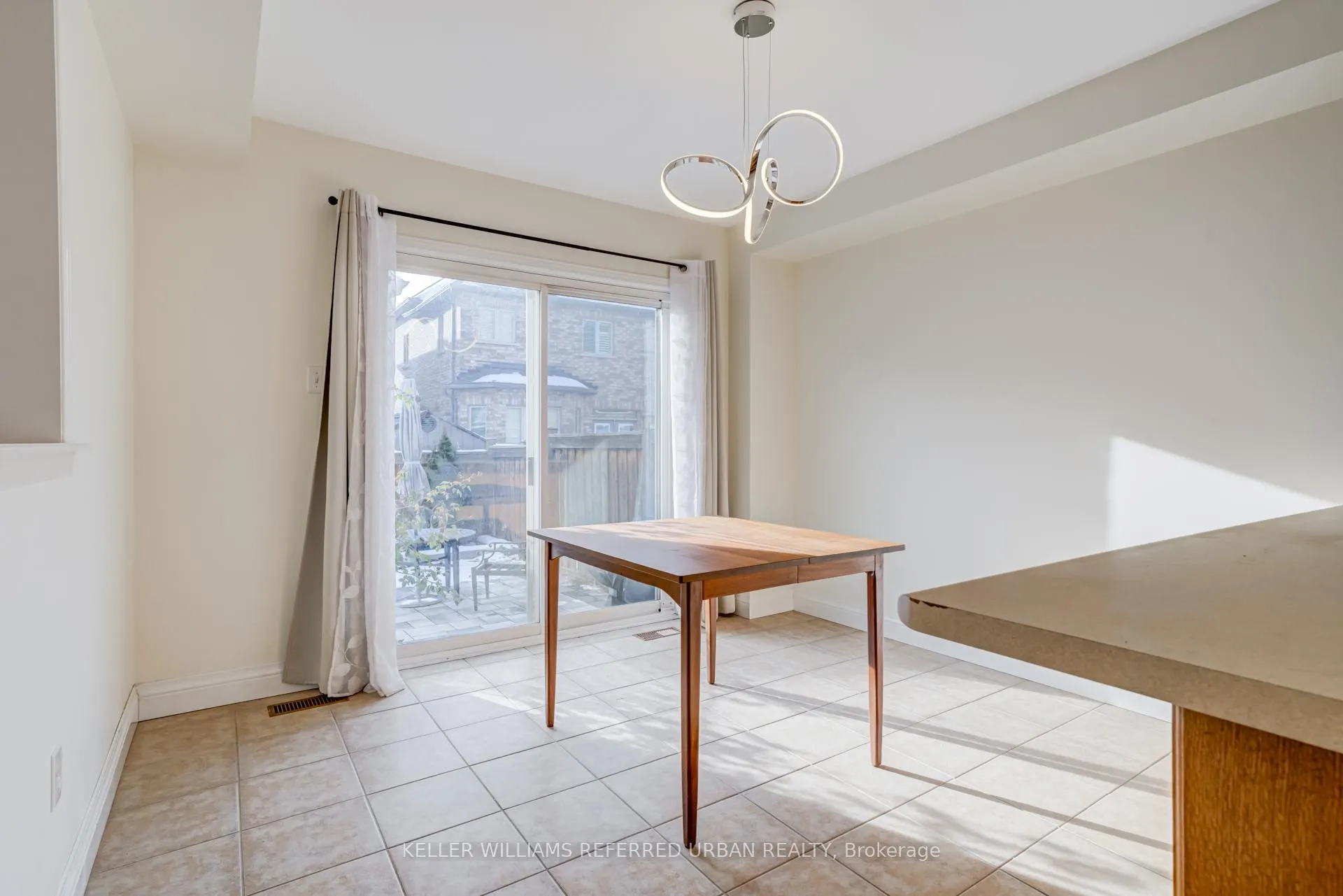 Photo 17 of 282 Giddings Crescent, Milton, Scott — HOMEH
