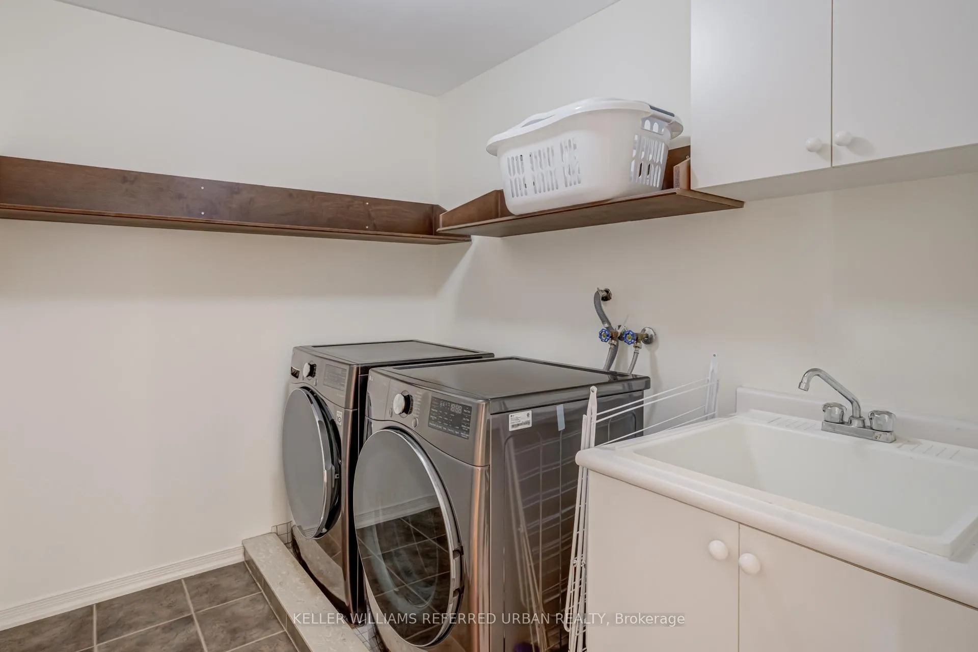 Photo 37 of 282 Giddings Crescent, Milton, Scott — HOMEH