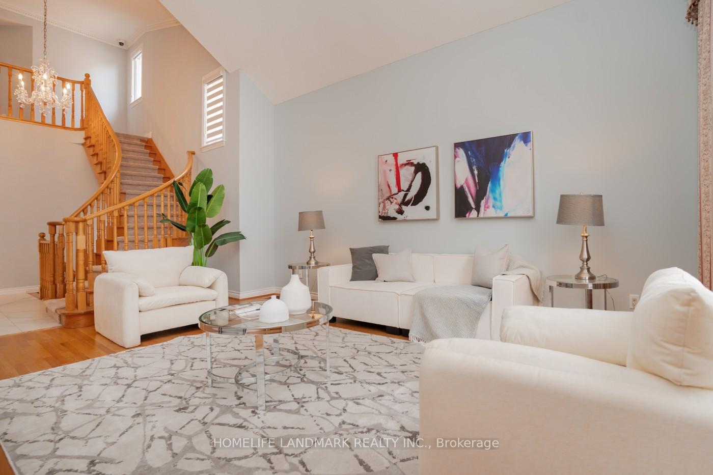 Photo 5 of 98 Braeside Square, Markham, Unionville — HOMEH