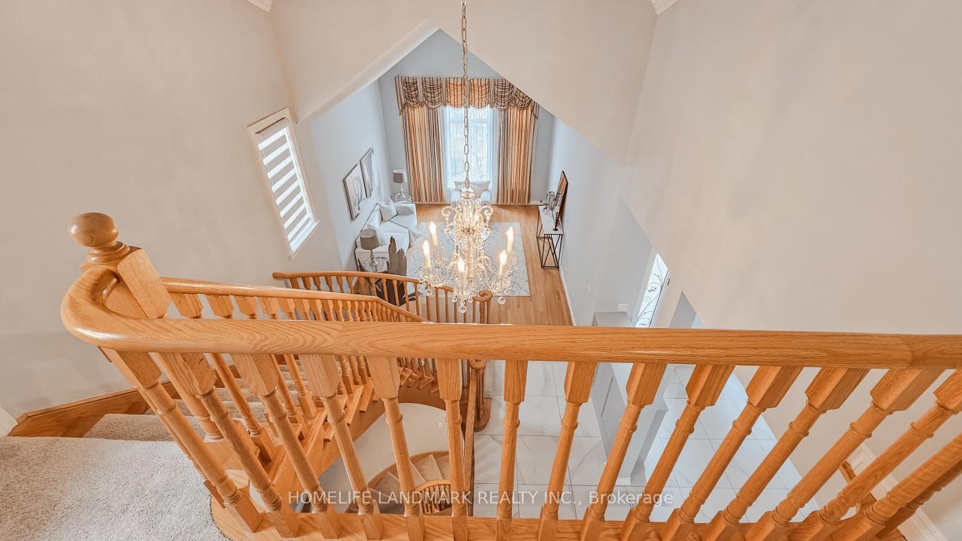 Photo 8 of 98 Braeside Square, Markham, Unionville — HOMEH