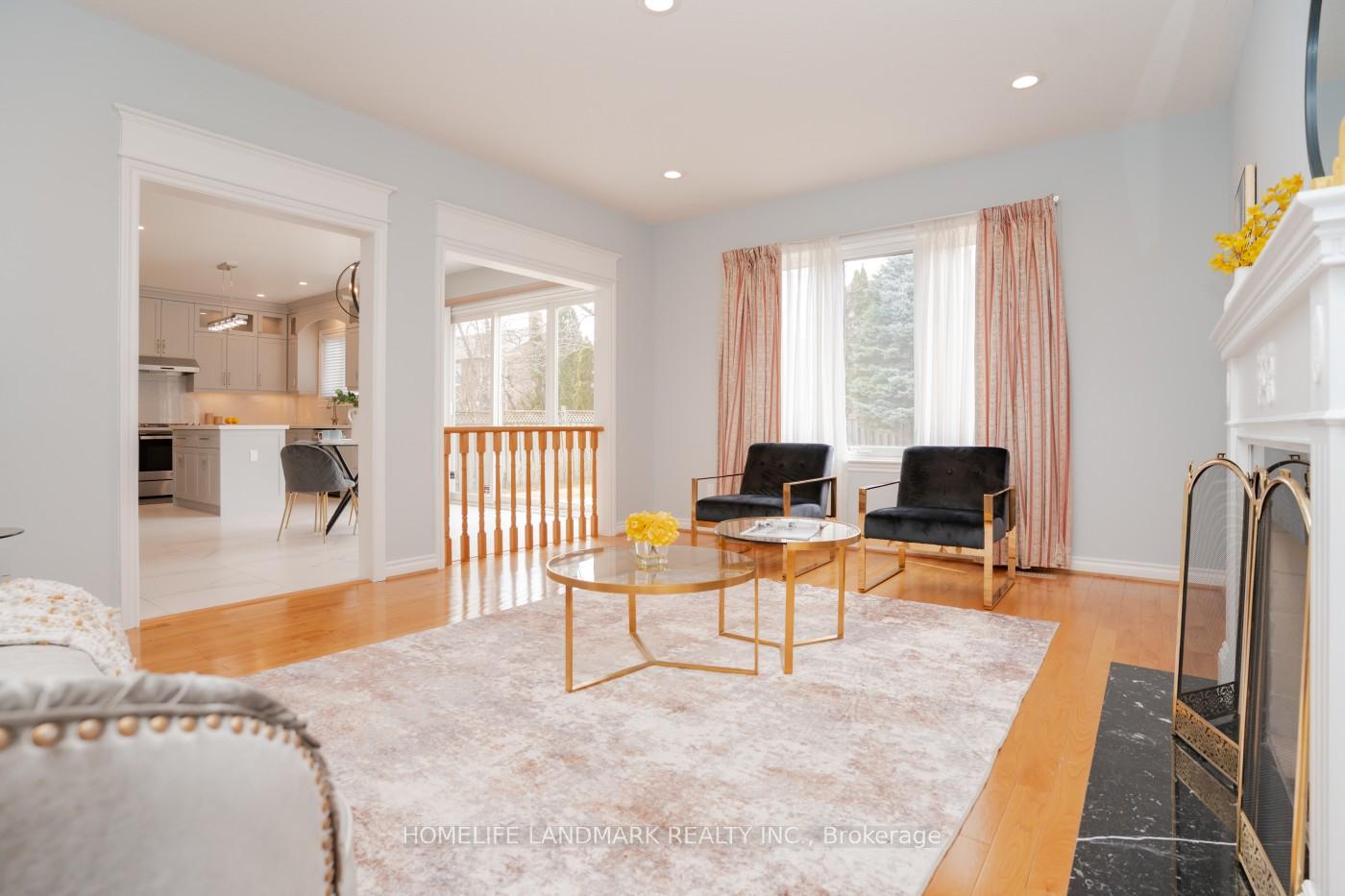Photo 12 of 98 Braeside Square, Markham, Unionville — HOMEH
