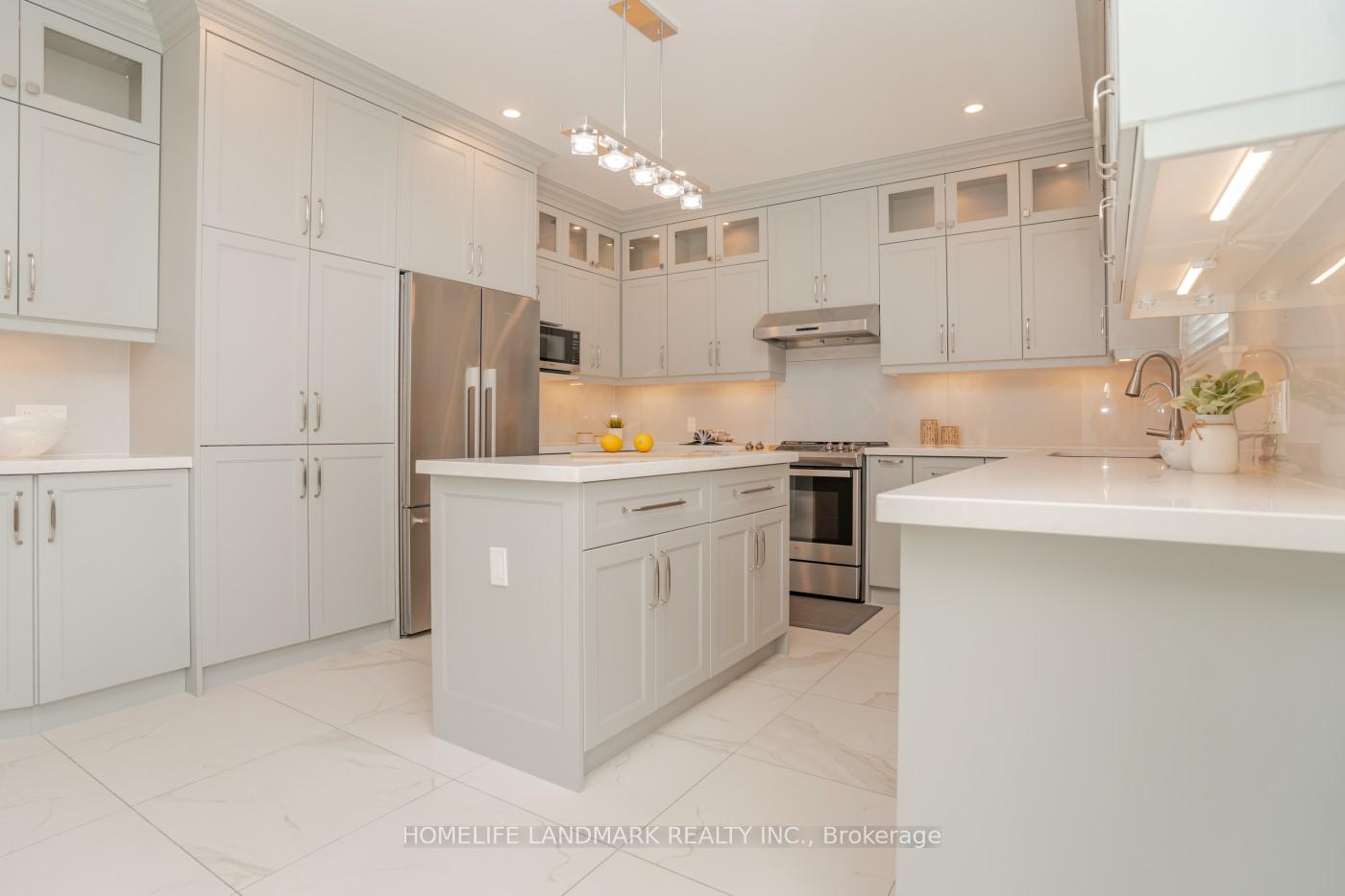 Photo 18 of 98 Braeside Square, Markham, Unionville — HOMEH