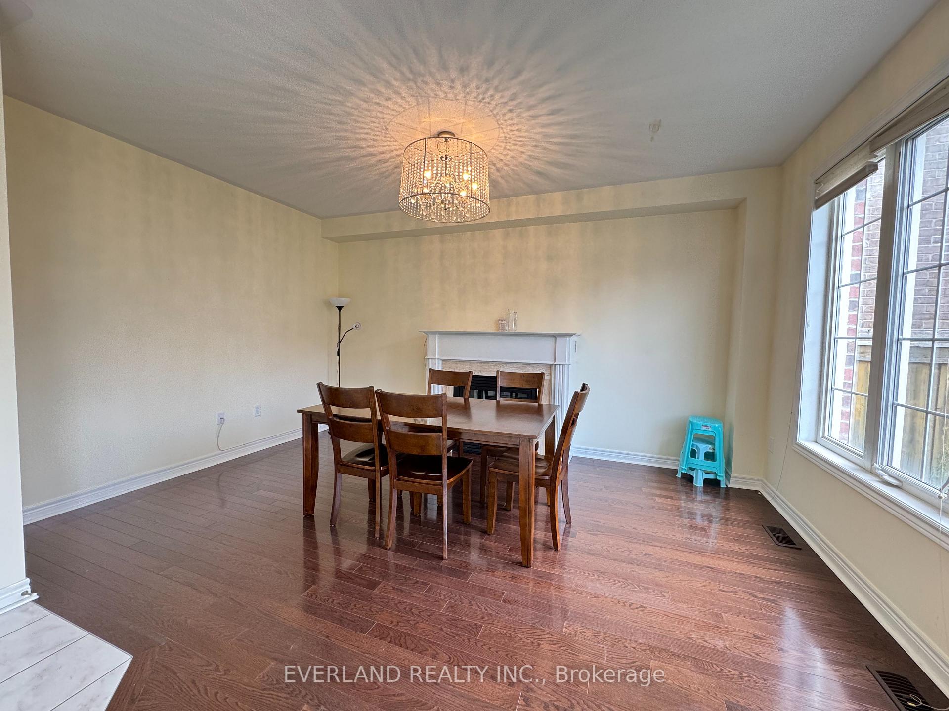 Photo 5 of 110 Staglin Court, Markham, Cathedraltown — HOMEH