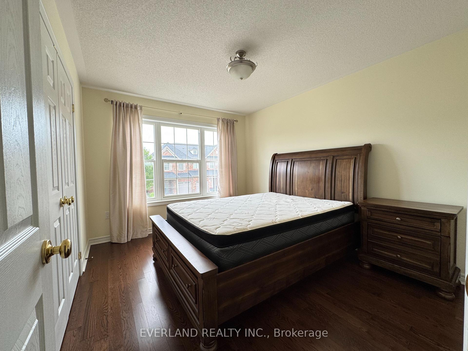 Photo 9 of 110 Staglin Court, Markham, Cathedraltown — HOMEH