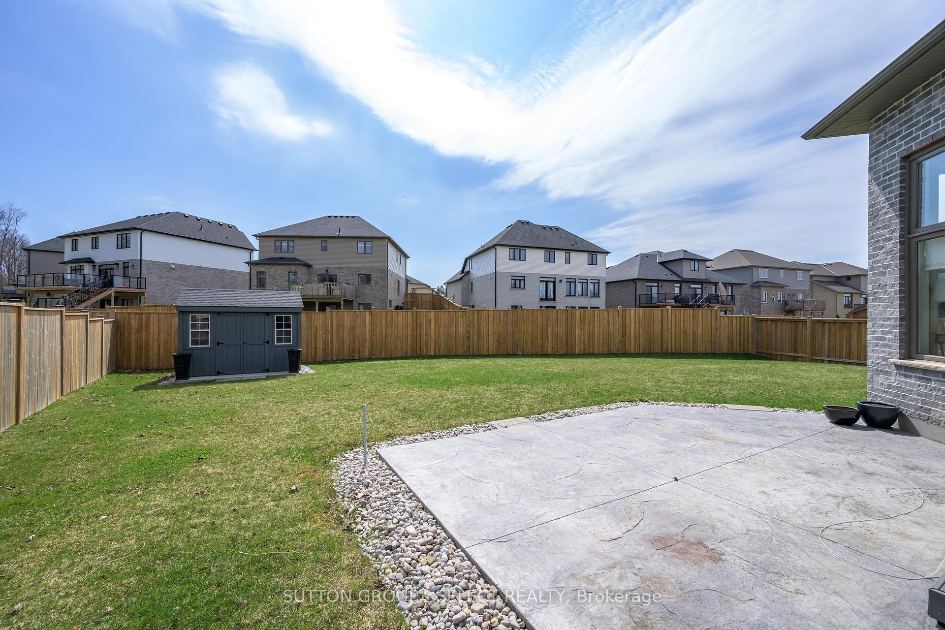 Photo 2 of 39 Violet Court, Middlesex Centre, Ilderton — HOMEH