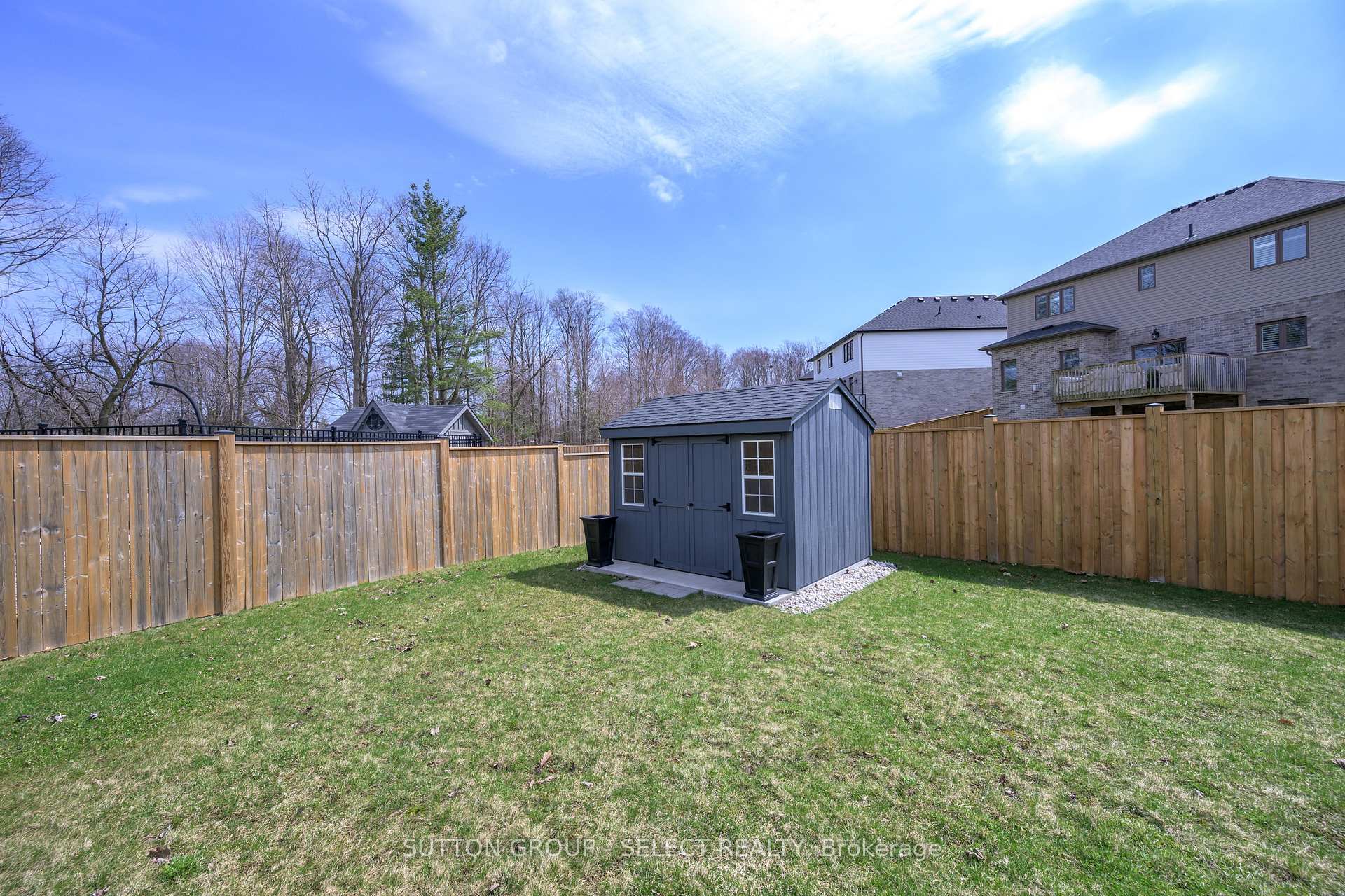 Photo 3 of 39 Violet Court, Middlesex Centre, Ilderton — HOMEH
