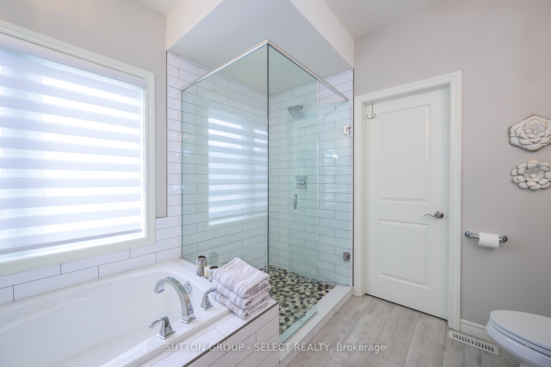 Photo 23 of 39 Violet Court, Middlesex Centre, Ilderton — HOMEH