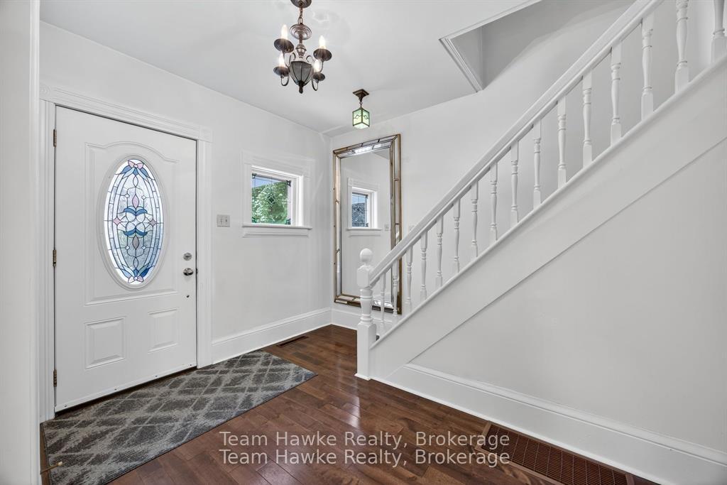 Photo 7 of 343 Fifth Street E, Midland — HOMEH