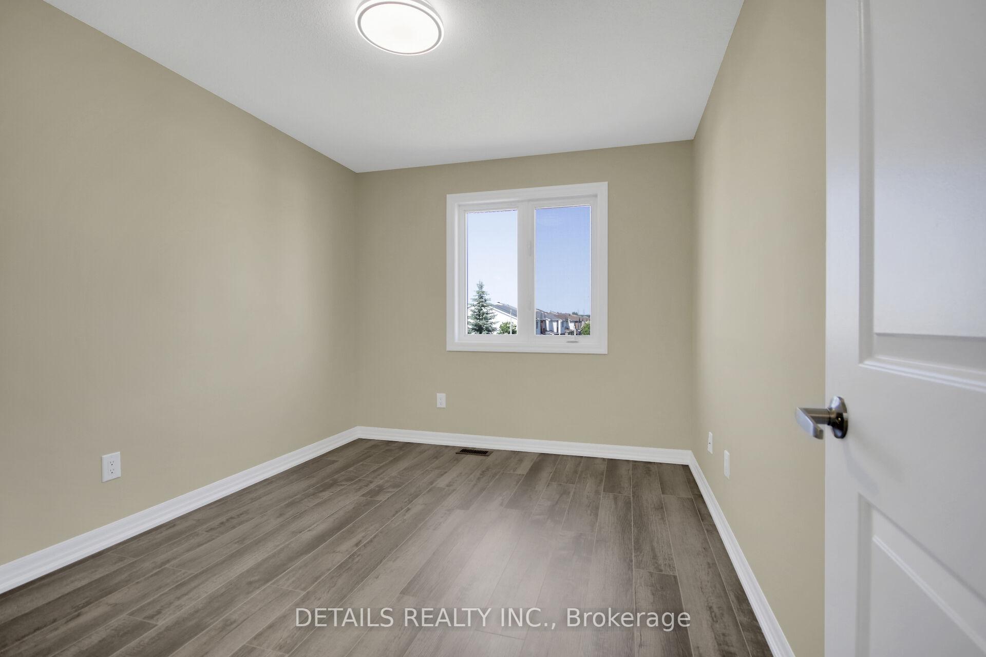 Photo 34 of 136 Overberg Way, Ottawa, Kanata - Emerald Meadows/Trailwest — HOMEH