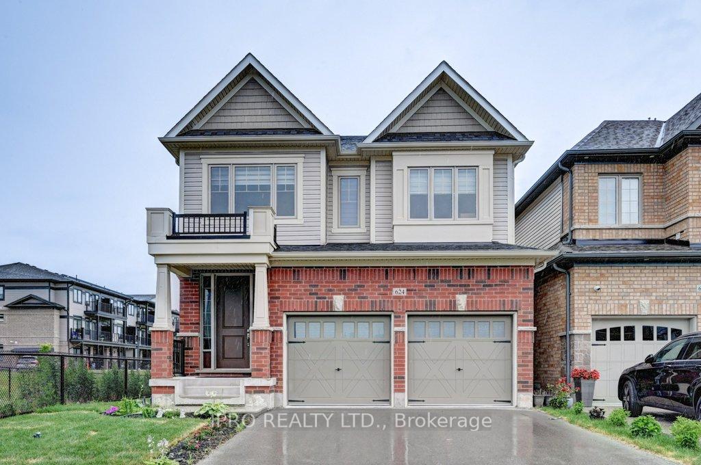 Front of 624 Beckview Crescent