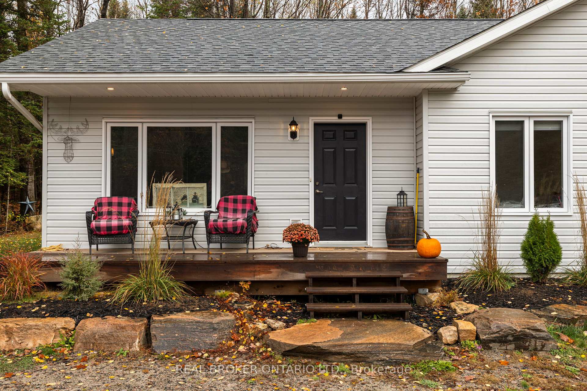 Photo 5 of 1402 Queens Line Road, Minden Hills, Minden — HOMEH
