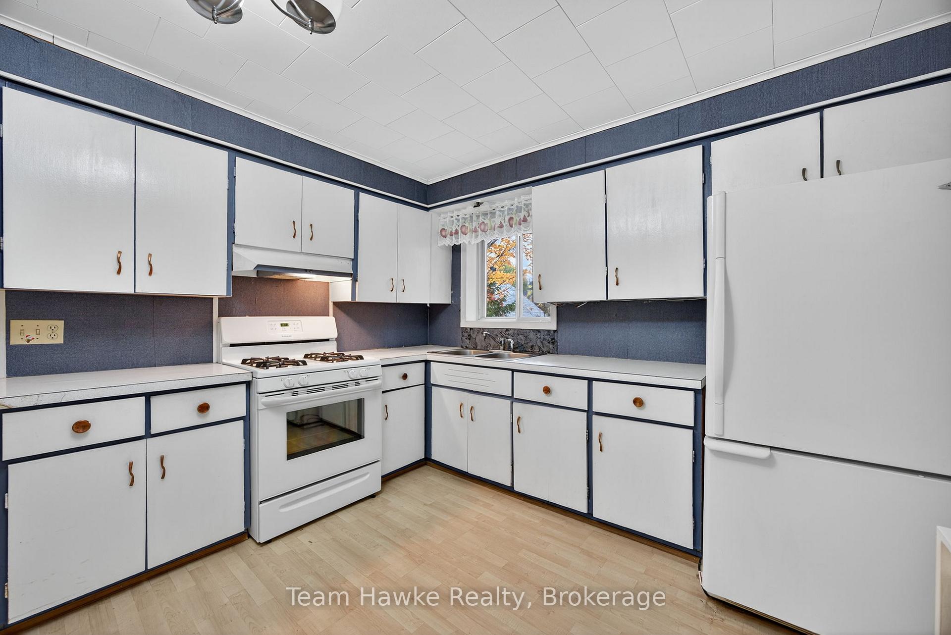 Photo 11 of 306 Manly Street, Midland — HOMEH