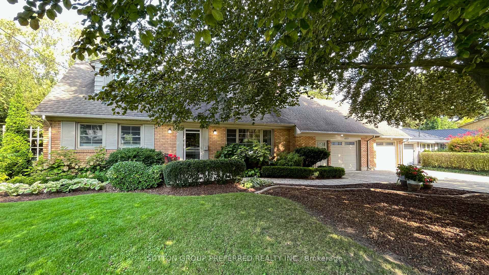 Front of 433 West Mile Road