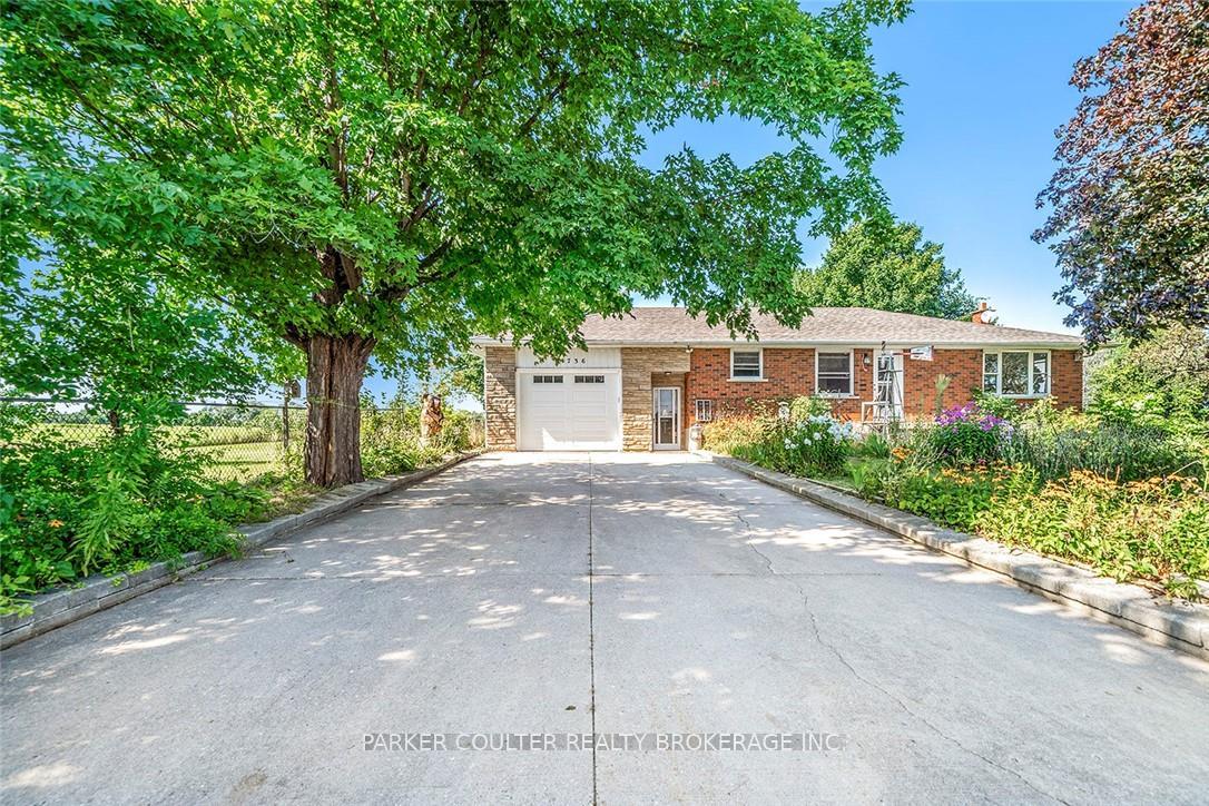 Front of 1736 Killarney Beach Road