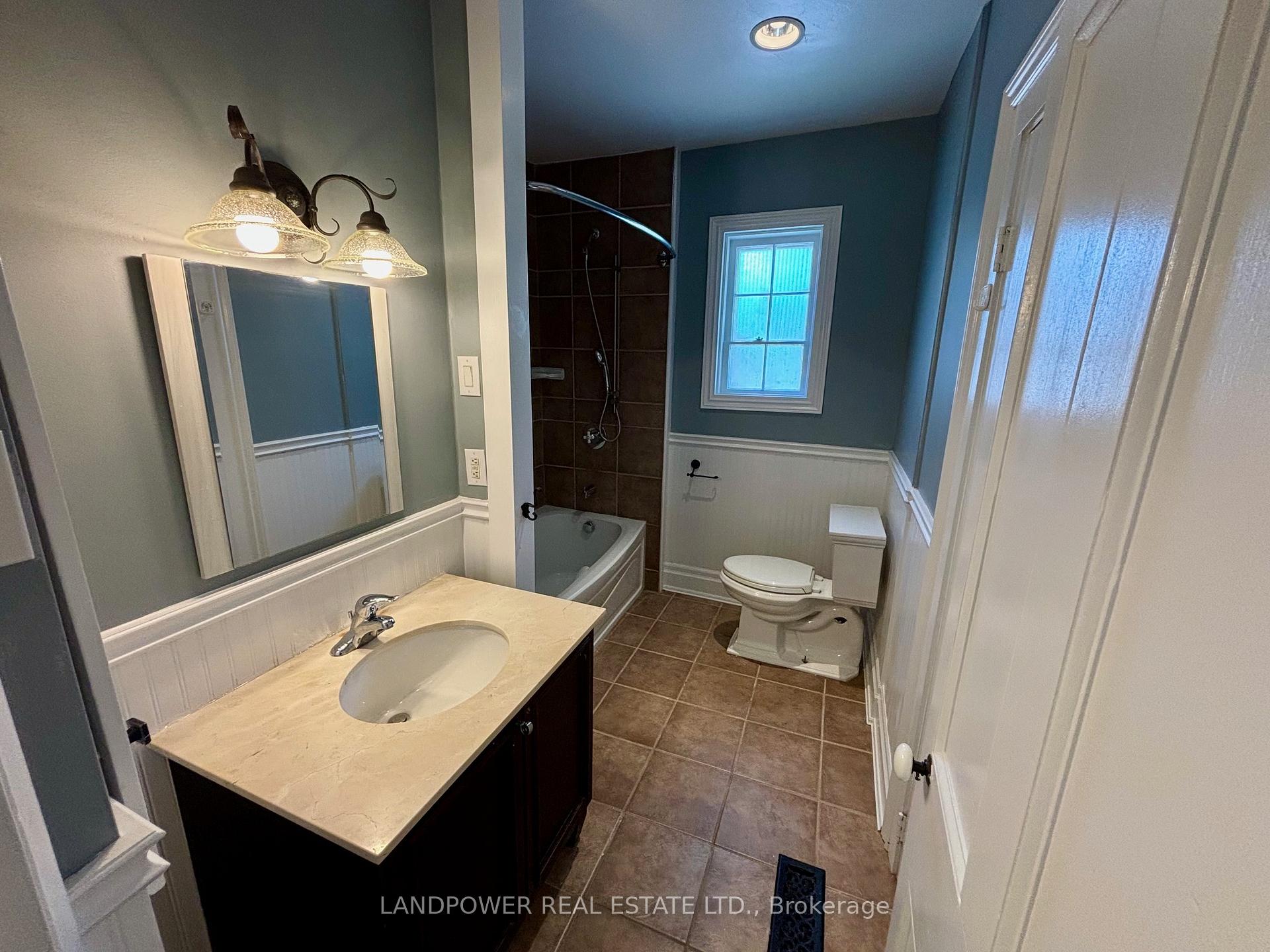 Photo 9 of 35 Jerman Street, Markham, Old Markham Village — HOMEH
