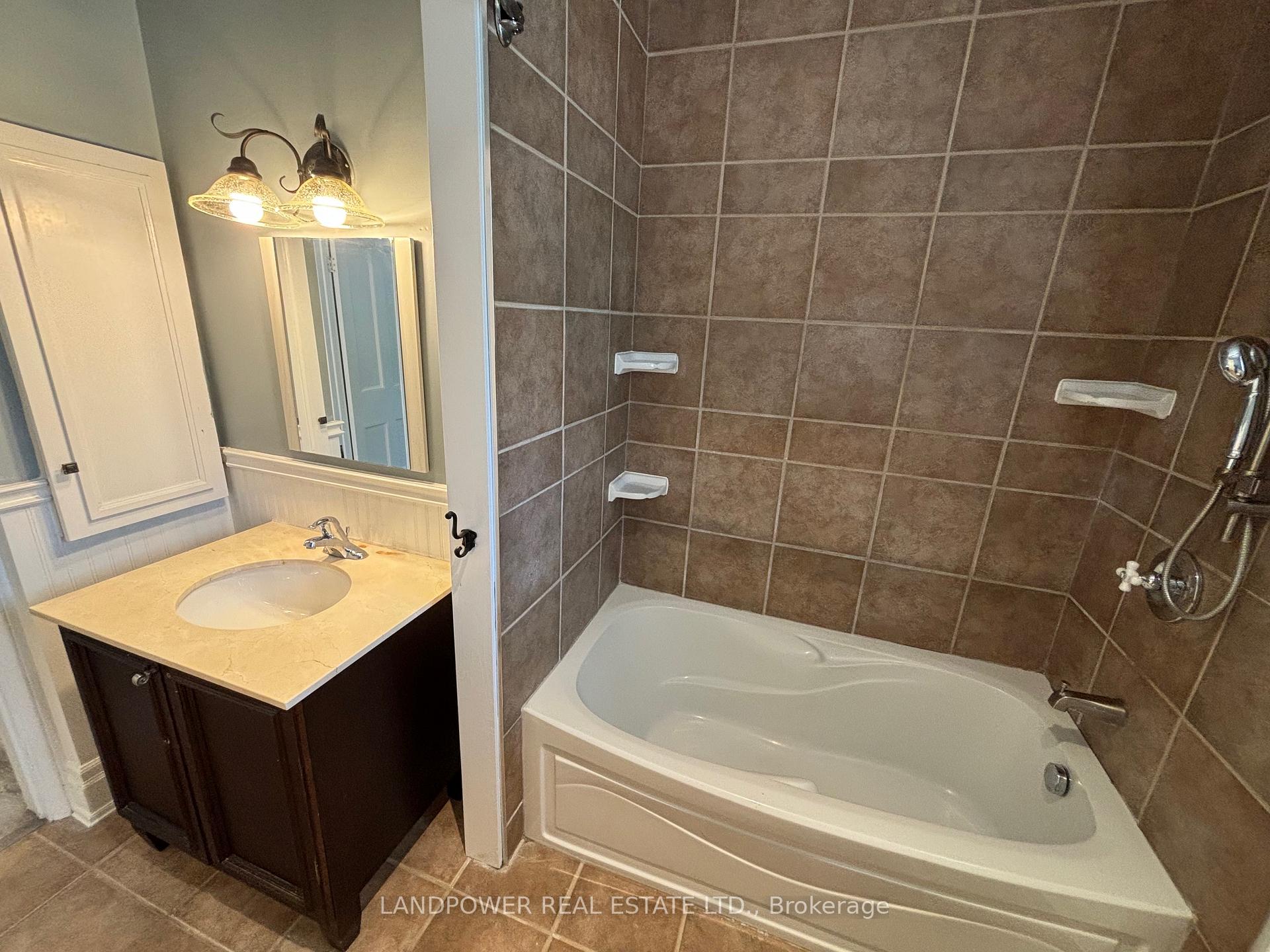 Photo 10 of 35 Jerman Street, Markham, Old Markham Village — HOMEH