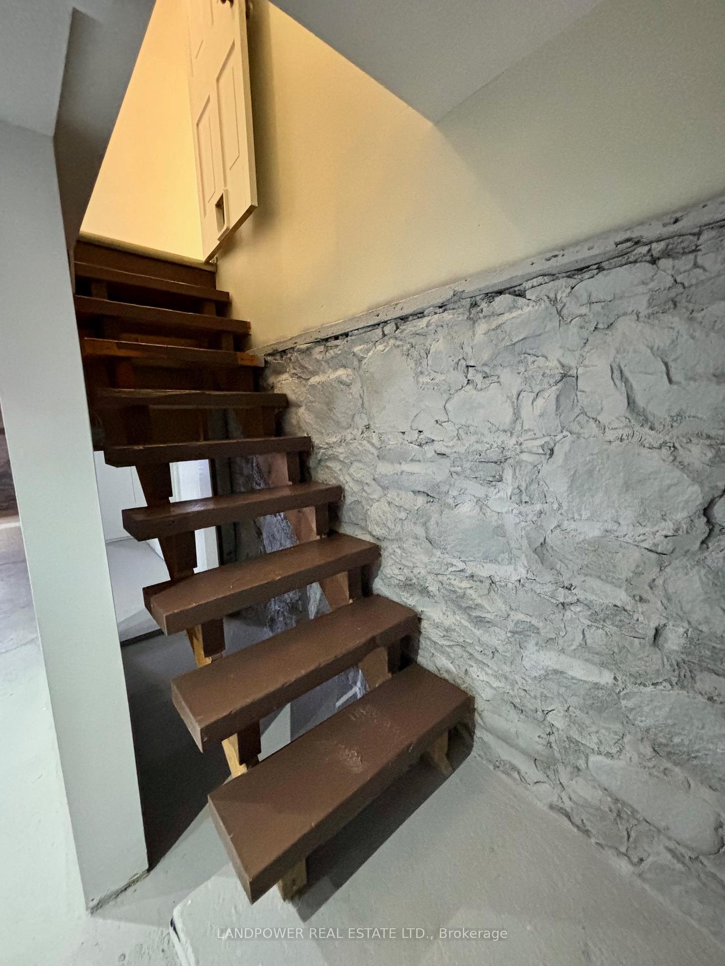 Photo 17 of 35 Jerman Street, Markham, Old Markham Village — HOMEH