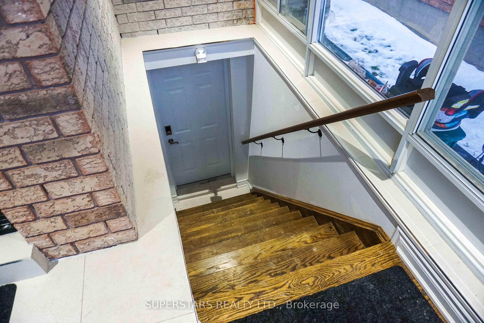 Photo 13 of Unit Basement Portion, 208 Featherstone Avenue, Markham, Middlefield — HOMEH