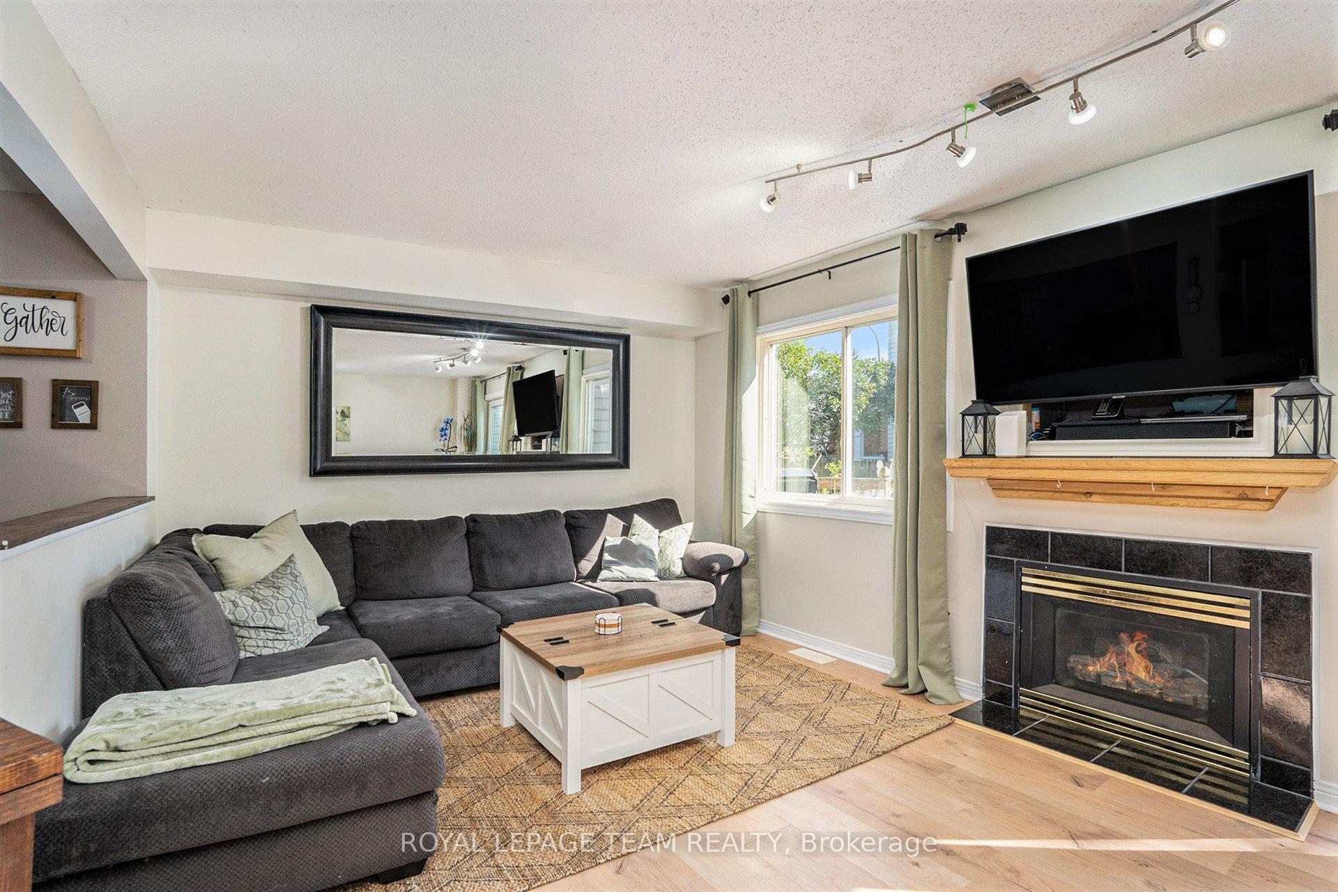 Photo 5 of 5 Sunnybrooke Drive, Ottawa, Kanata - Emerald Meadows/Trailwest — HOMEH