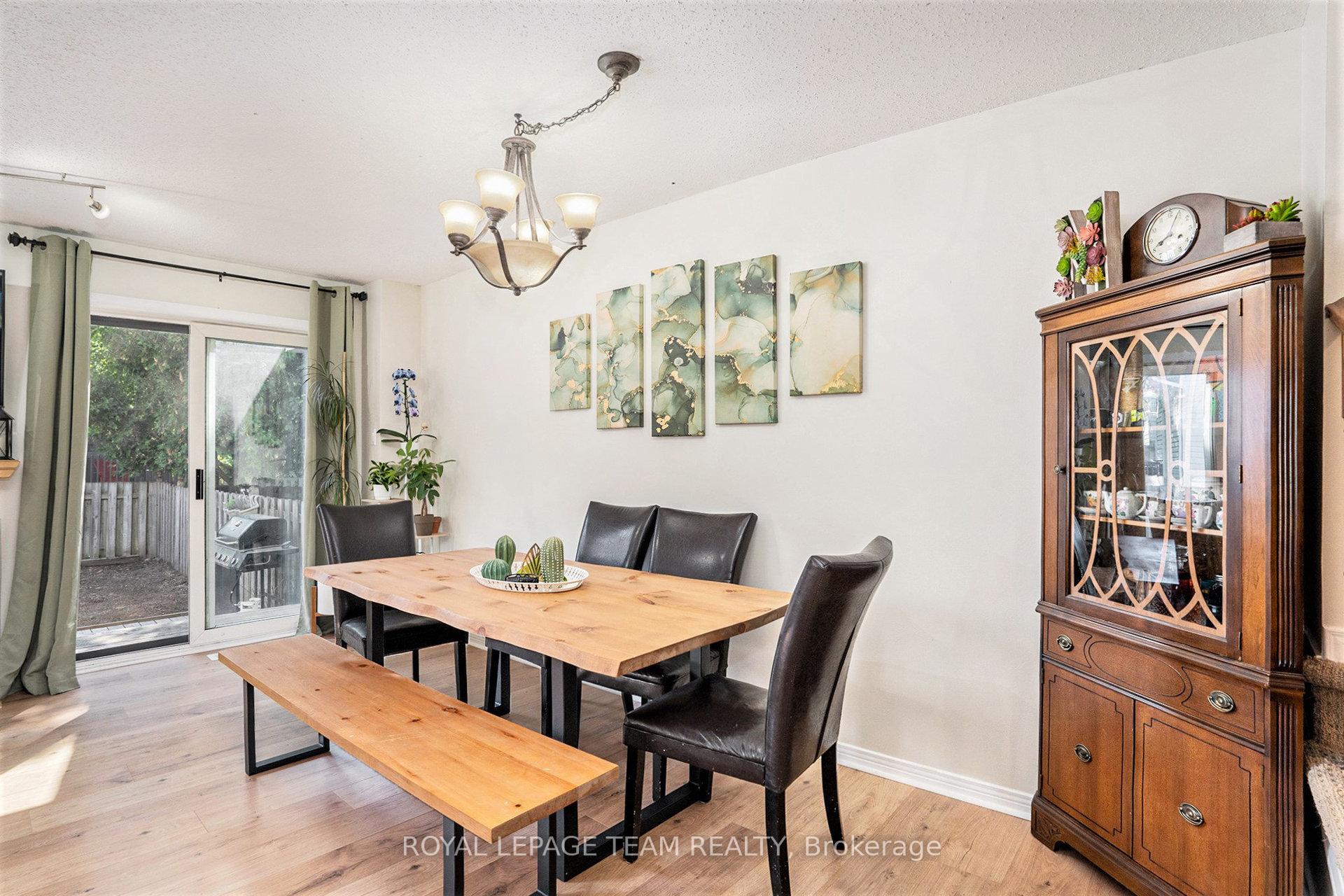 Photo 13 of 5 Sunnybrooke Drive, Ottawa, Kanata - Emerald Meadows/Trailwest — HOMEH