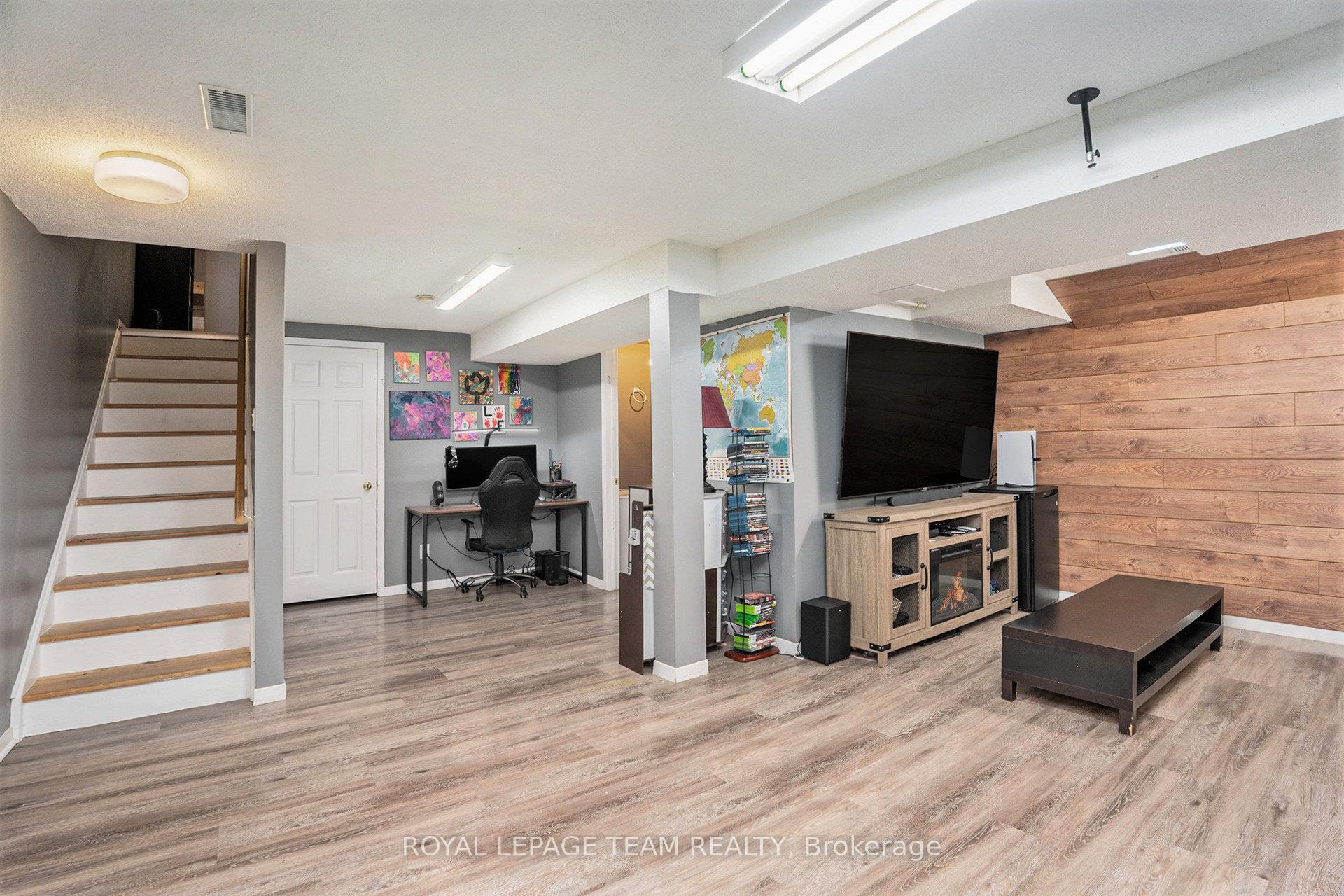 Photo 23 of 5 Sunnybrooke Drive, Ottawa, Kanata - Emerald Meadows/Trailwest — HOMEH