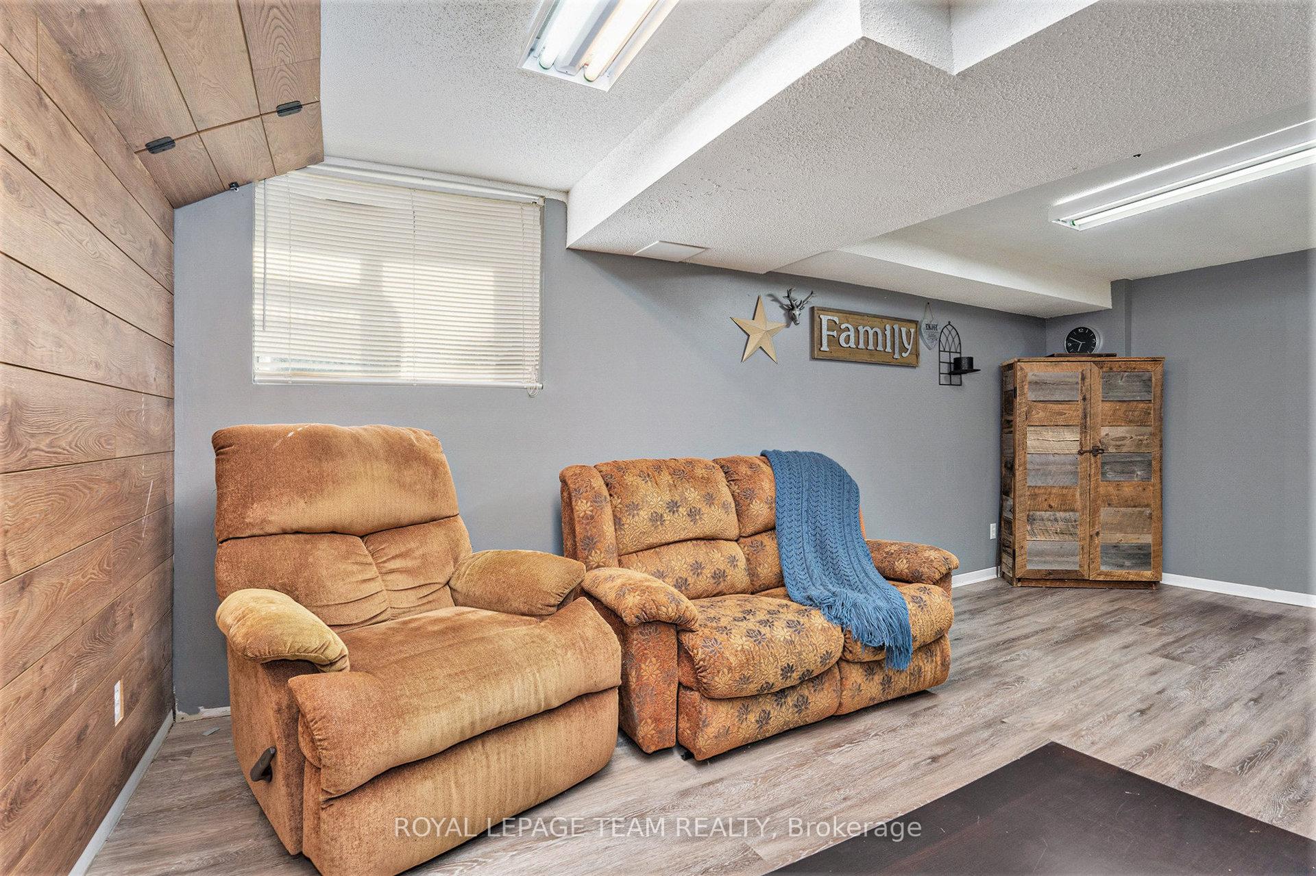 Photo 25 of 5 Sunnybrooke Drive, Ottawa, Kanata - Emerald Meadows/Trailwest — HOMEH