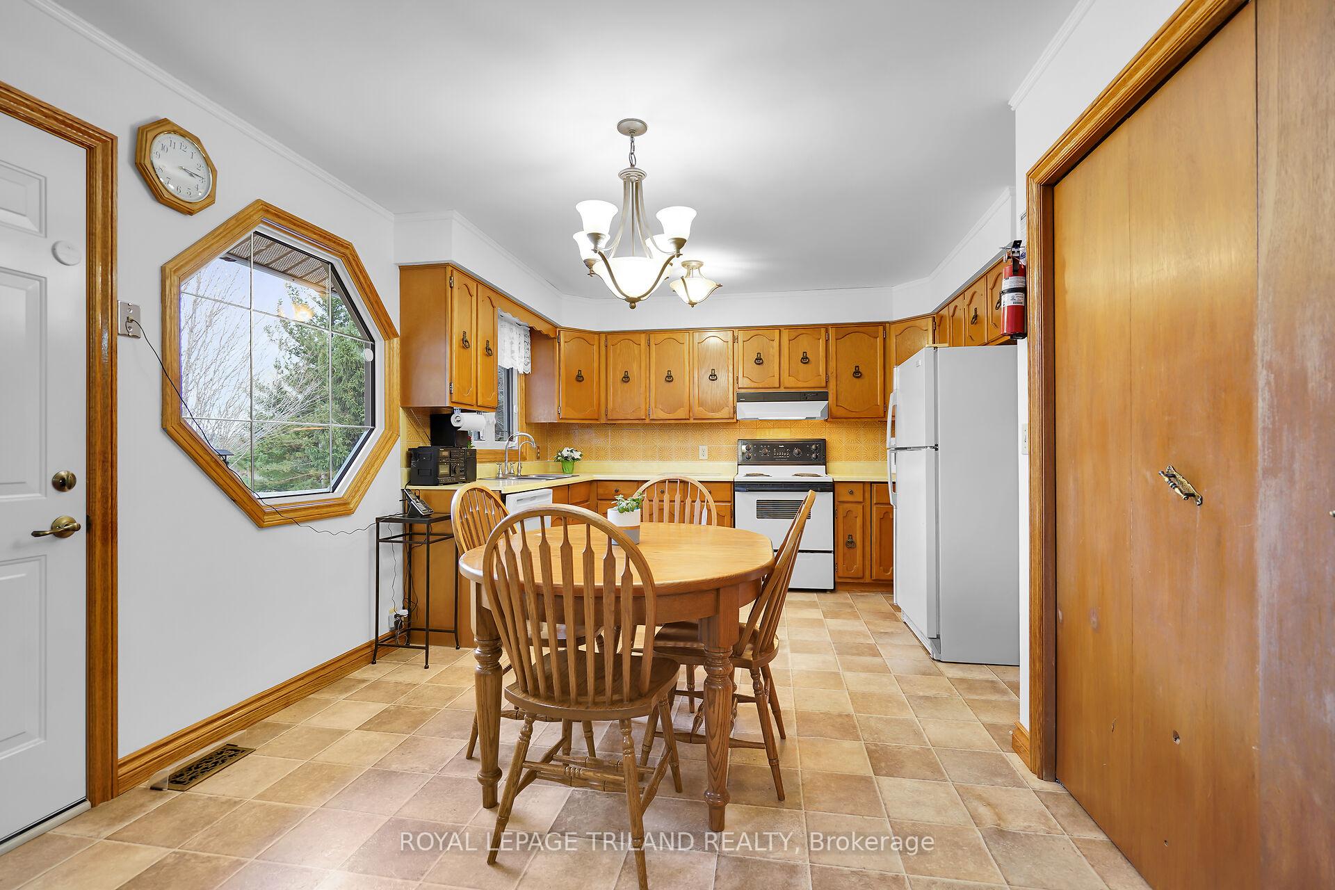 Photo 13 of 9580 Sinclair Drive, Middlesex Centre, Rural Middlesex Centre — HOMEH