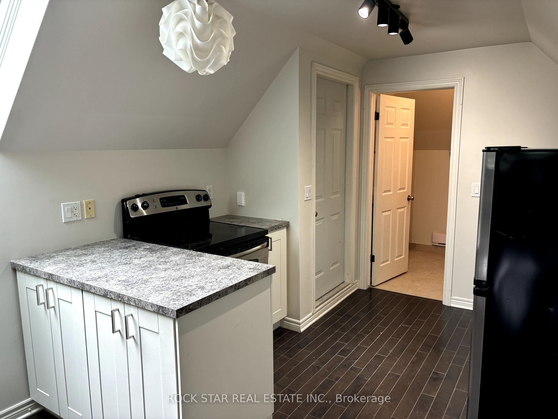 Photo 5 of Unit Unit 3/Third Floor, 322 Queen Street, Hamilton, Kirkendall — HOMEH
