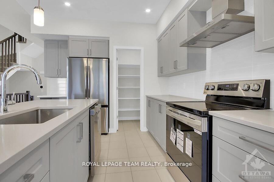 Photo 13 of 179 Bliss Crescent, Ottawa, Kanata - Emerald Meadows/Trailwest — HOMEH