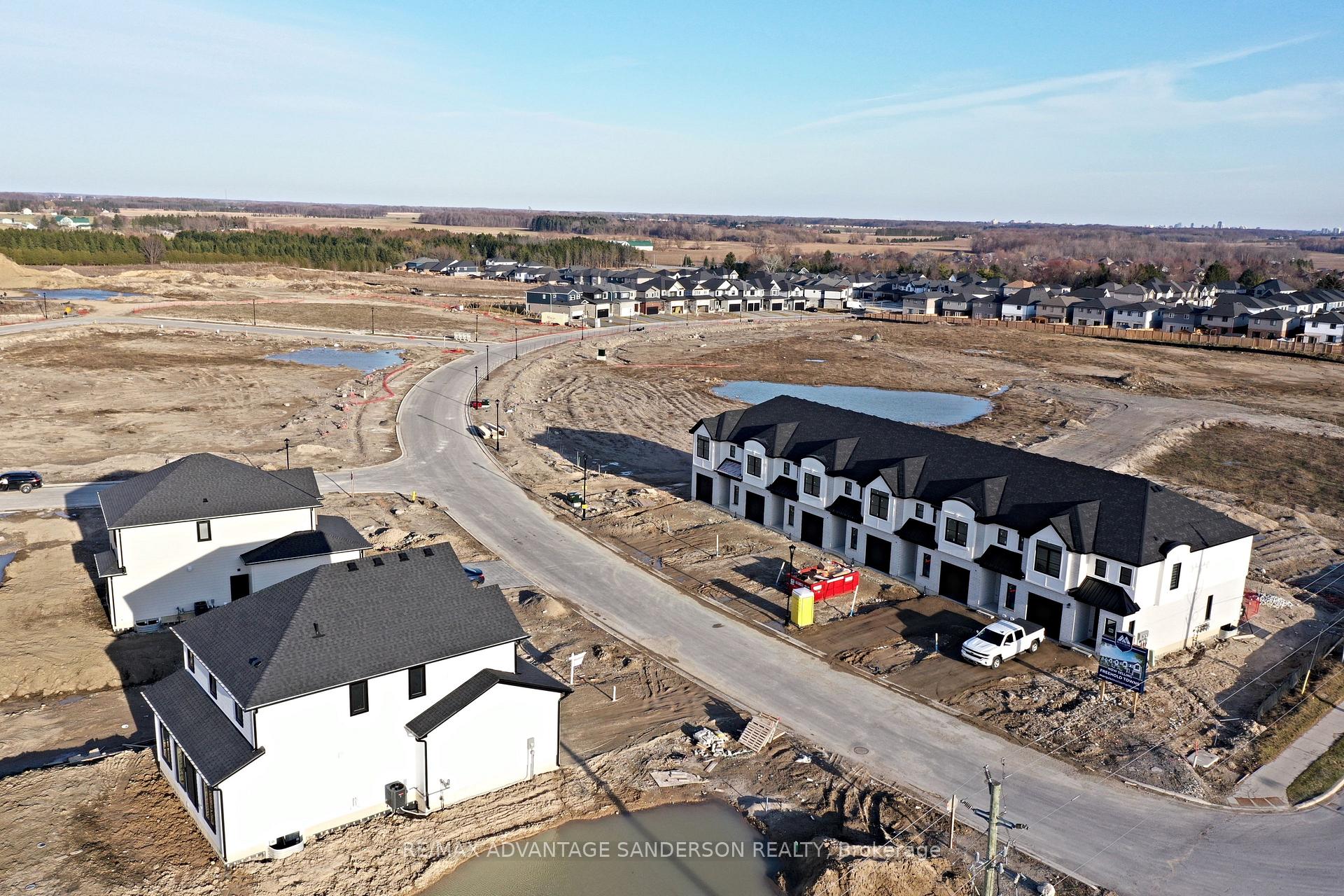 Photo 10 of 209 Bowman Drive, Middlesex Centre, Ilderton — HOMEH