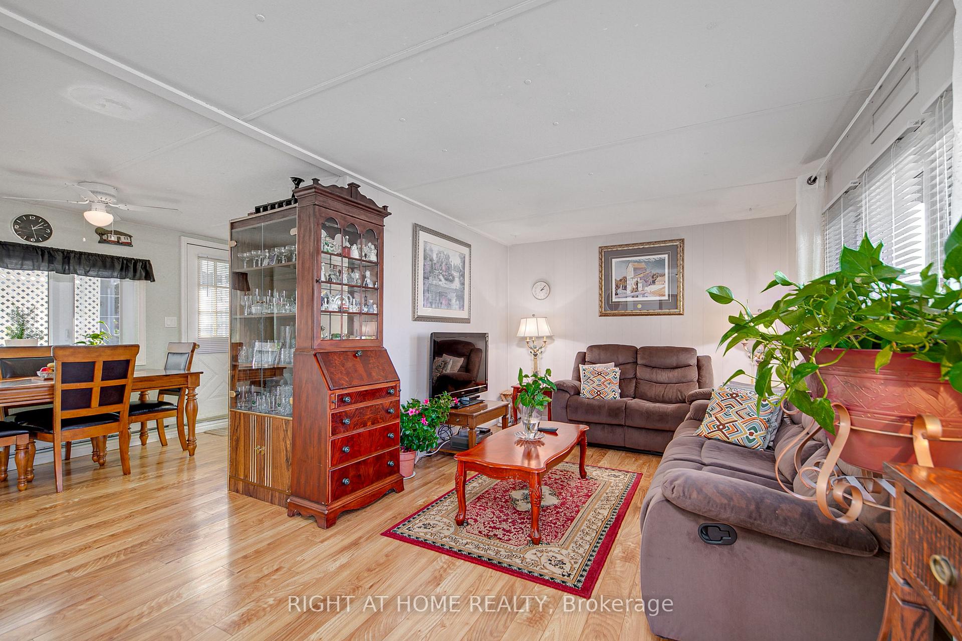 Photo 6 of 11 Locust Hill Drive, Innisfil, Rural Innisfil — HOMEH