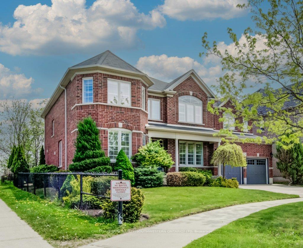 Photo 3 of 252 Edgewater Crescent, Kitchener — HOMEH
