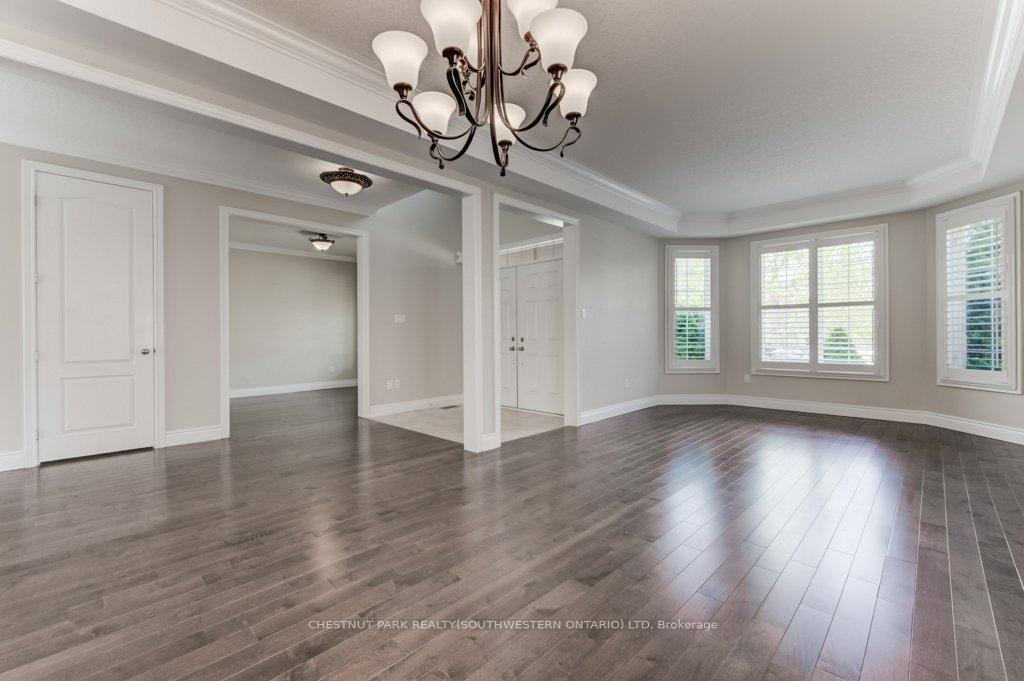 Photo 7 of 252 Edgewater Crescent, Kitchener — HOMEH